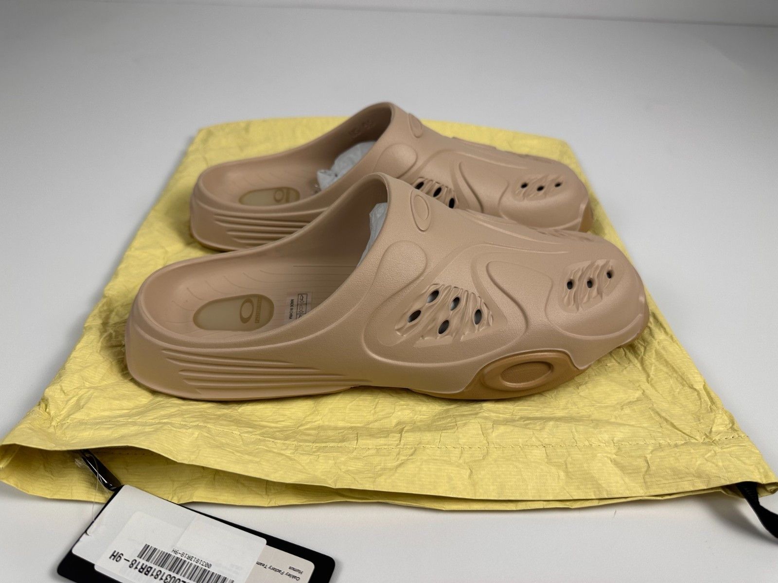 Oakley Oakley Factory Team x Brain Dead Paguro slide Beige US9.5 Size US 9.5 / EU 42-43 - 4 Thumbnail
