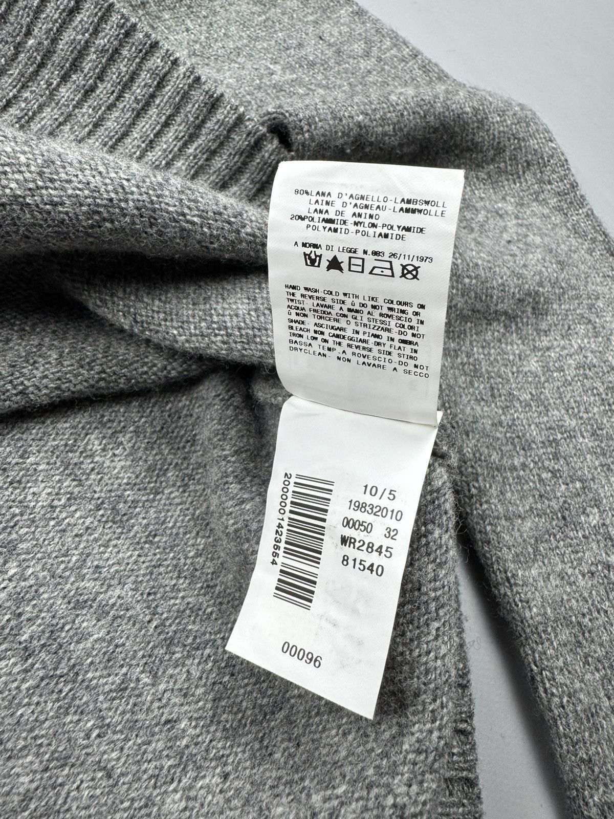 John Galliano John Galliano Vintage Wool Two Tone Cardigan Size L Size US L / EU 52-54 / 3 - 7 Thumbnail