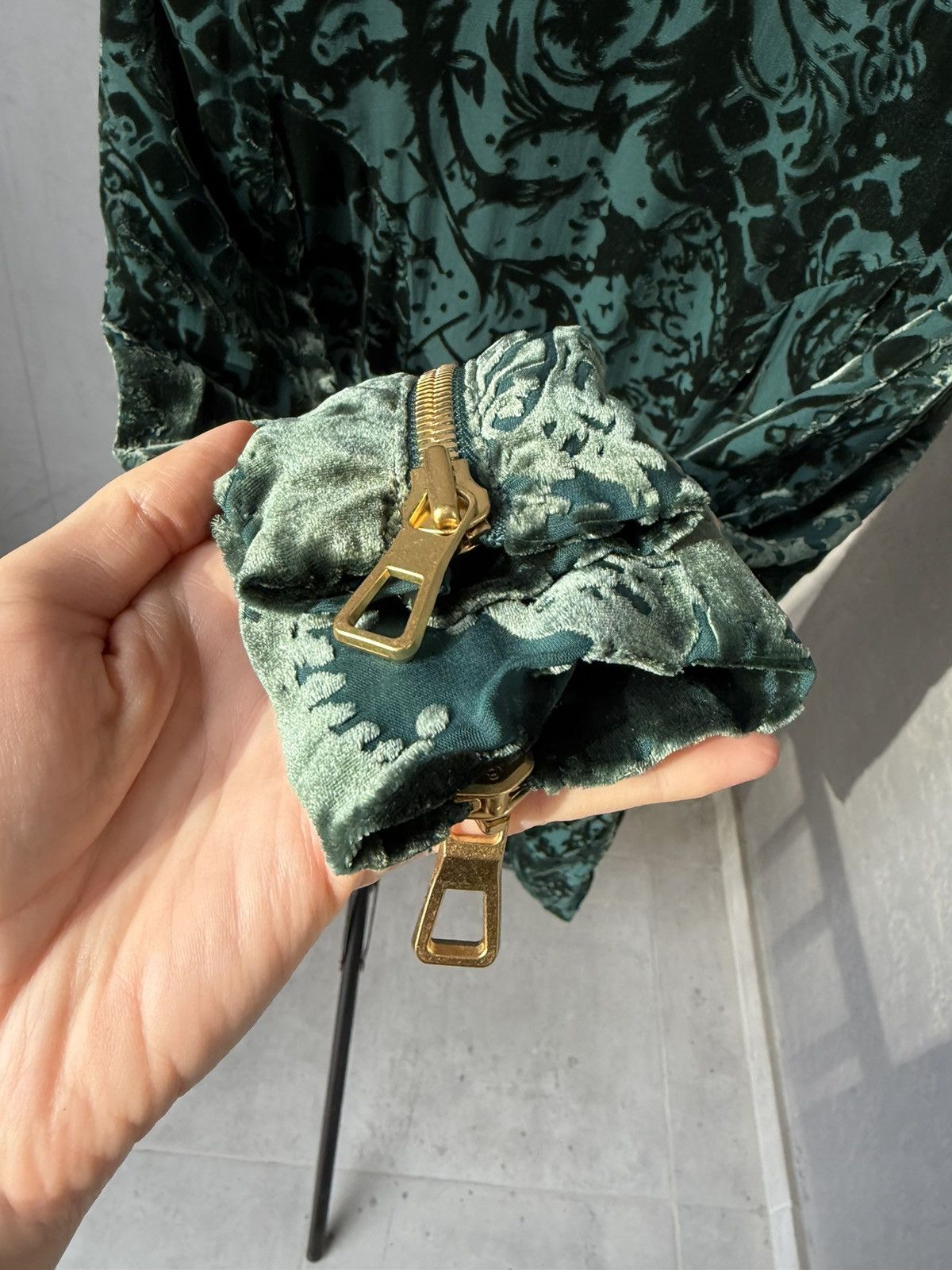 Balmain × H&M BALMAIN X H&M Velvet Green Dress Tunic Silk Long Sleeve Size XS / US 0-2 / IT 36-38 - 6 Thumbnail