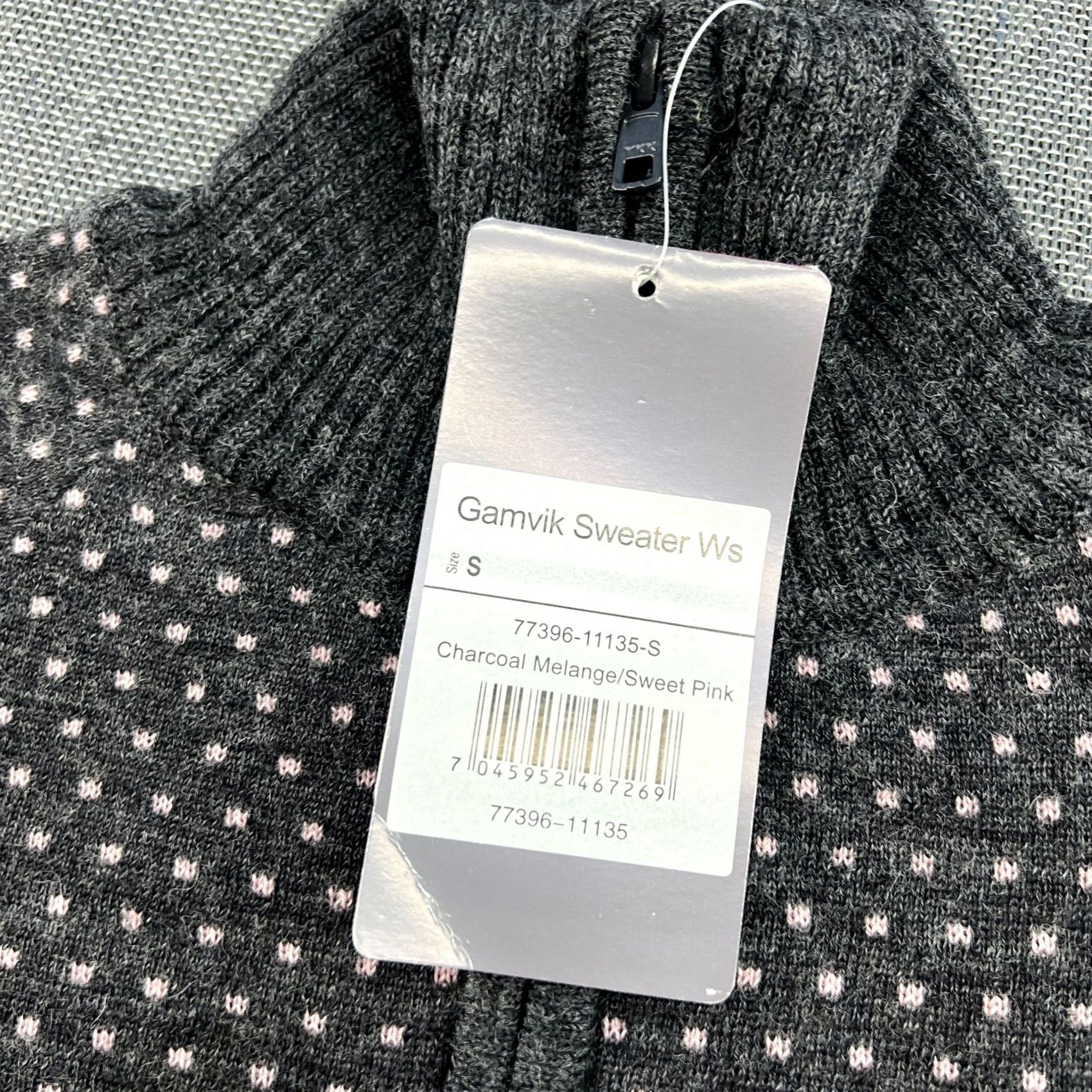 Vintage ULVANG Norway Womens Sweater Small 100% Wool Gamvik Gray 1/4 Zip Turtle Neck Pullover Knit Casual, Travel, Workwear Womens Size S / US 4 / IT 40 - 3 Thumbnail