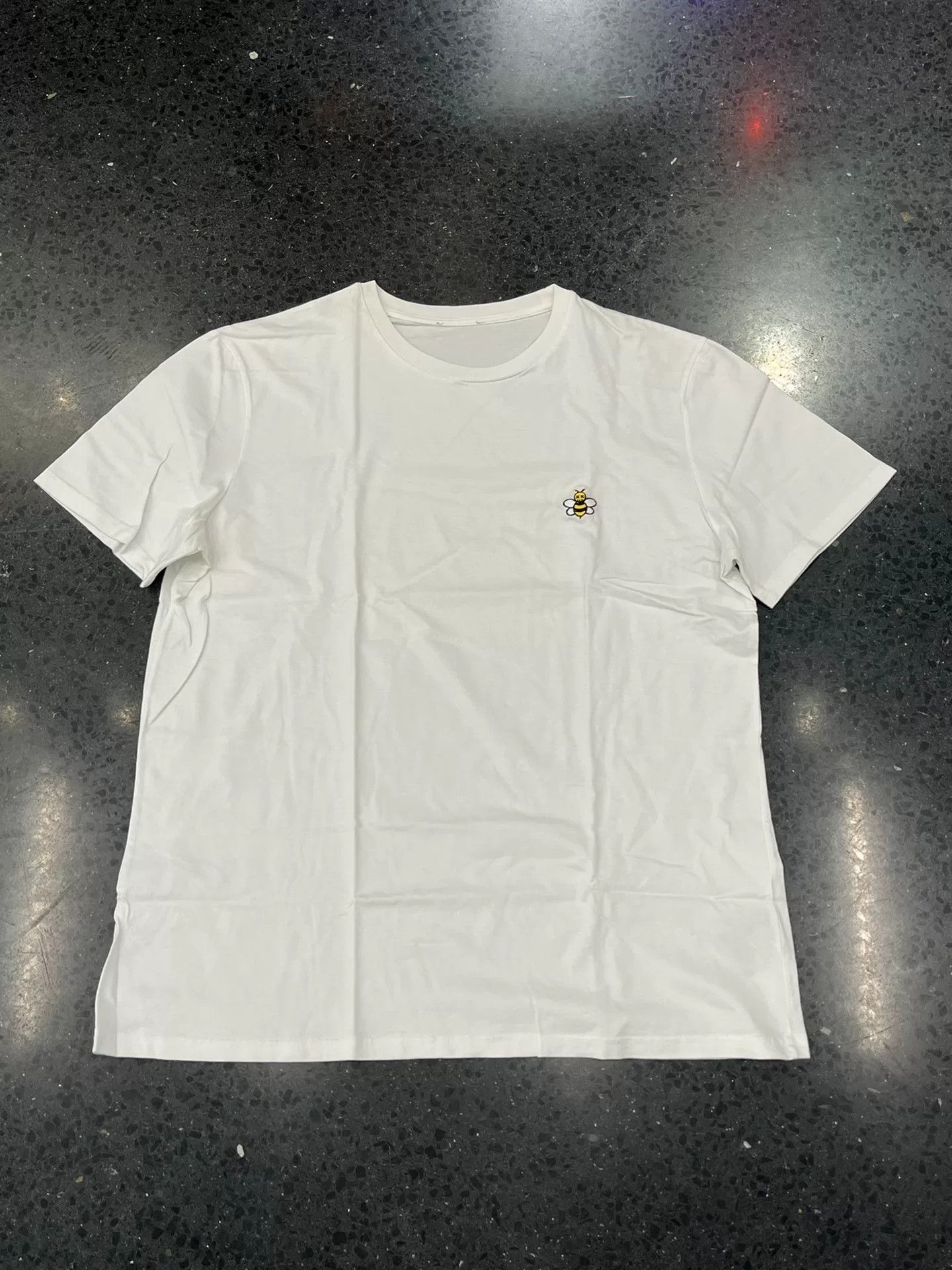 Dior Dior KAWS Collaboration Little Bee T-shirt Size US XXL / EU 58 / 5 - 1 Thumbnail