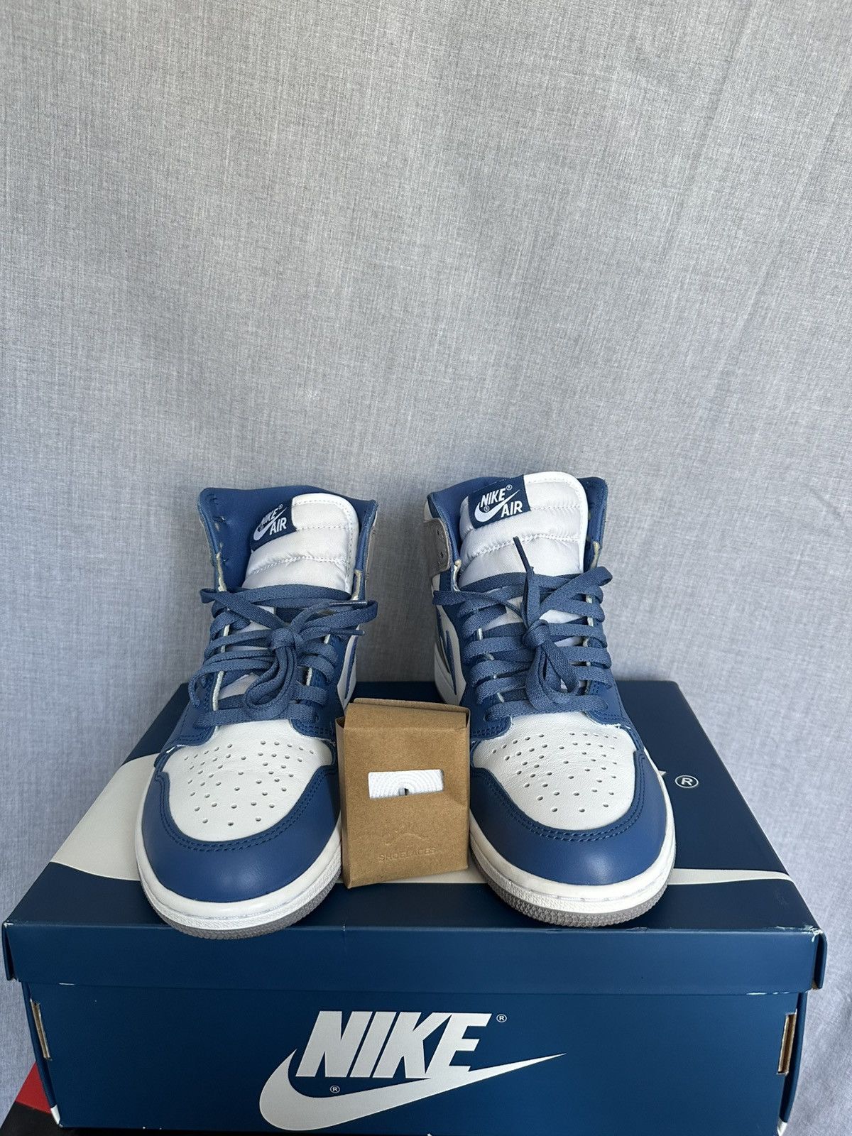 Jordan Brand Air Jordan 1 Retro High “True Blue” Size US 8.5 / EU 41-42 - 5 Thumbnail