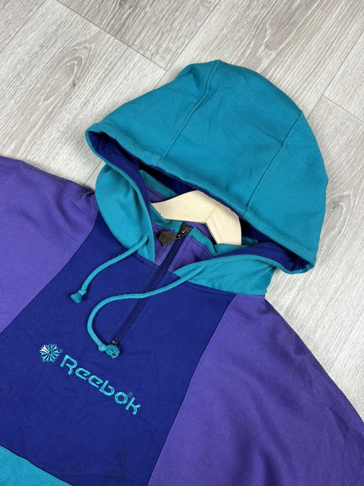 Reebok × Vintage Rare Vintage Reebok Central Logo Hoodie Size US L / EU 52-54 / 3 - 5 Thumbnail