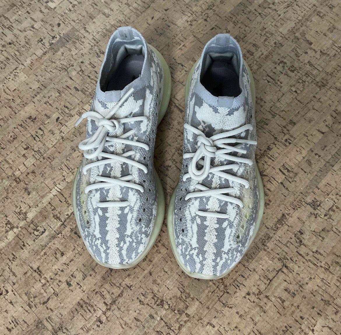 Adidas × Kanye West Yeezy Boost 380 “Alien” size 9 Size US 9 / EU 42 - 4 Thumbnail