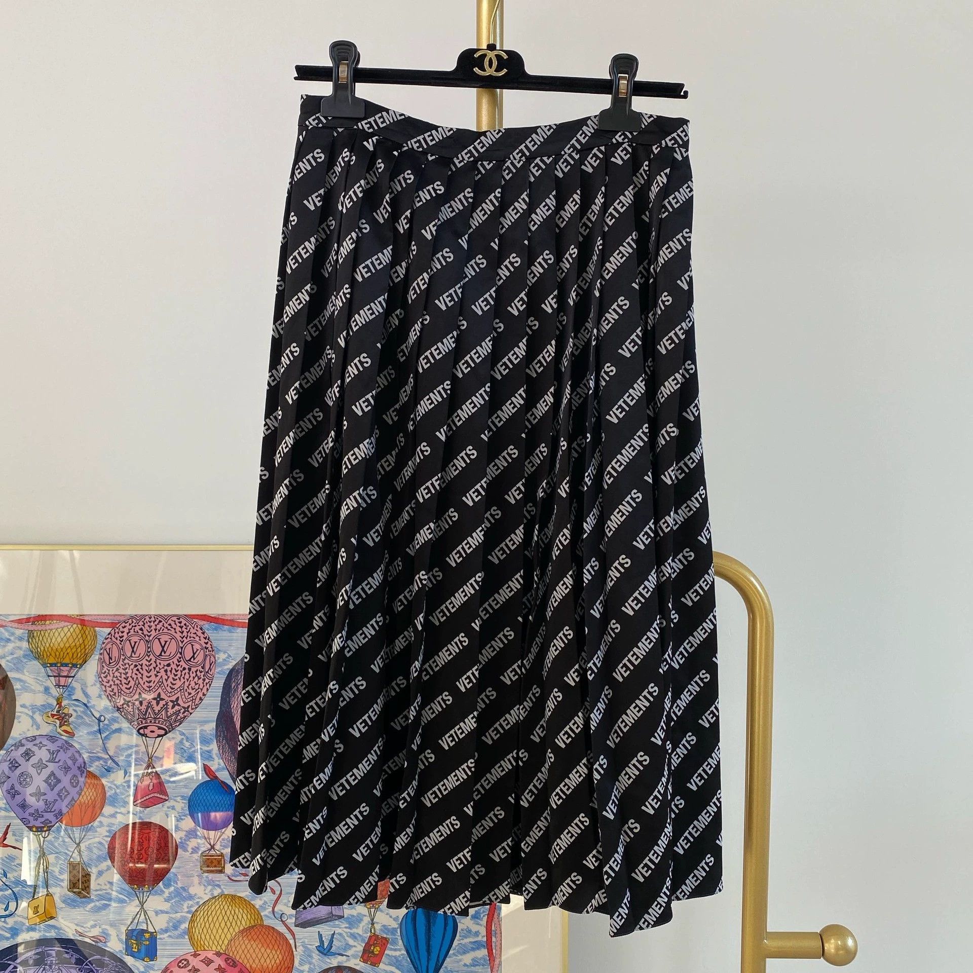 Vetements VETEMENTS Black Letter Print Skirt - dmc Size US 36 / EU 52 - 1 Thumbnail