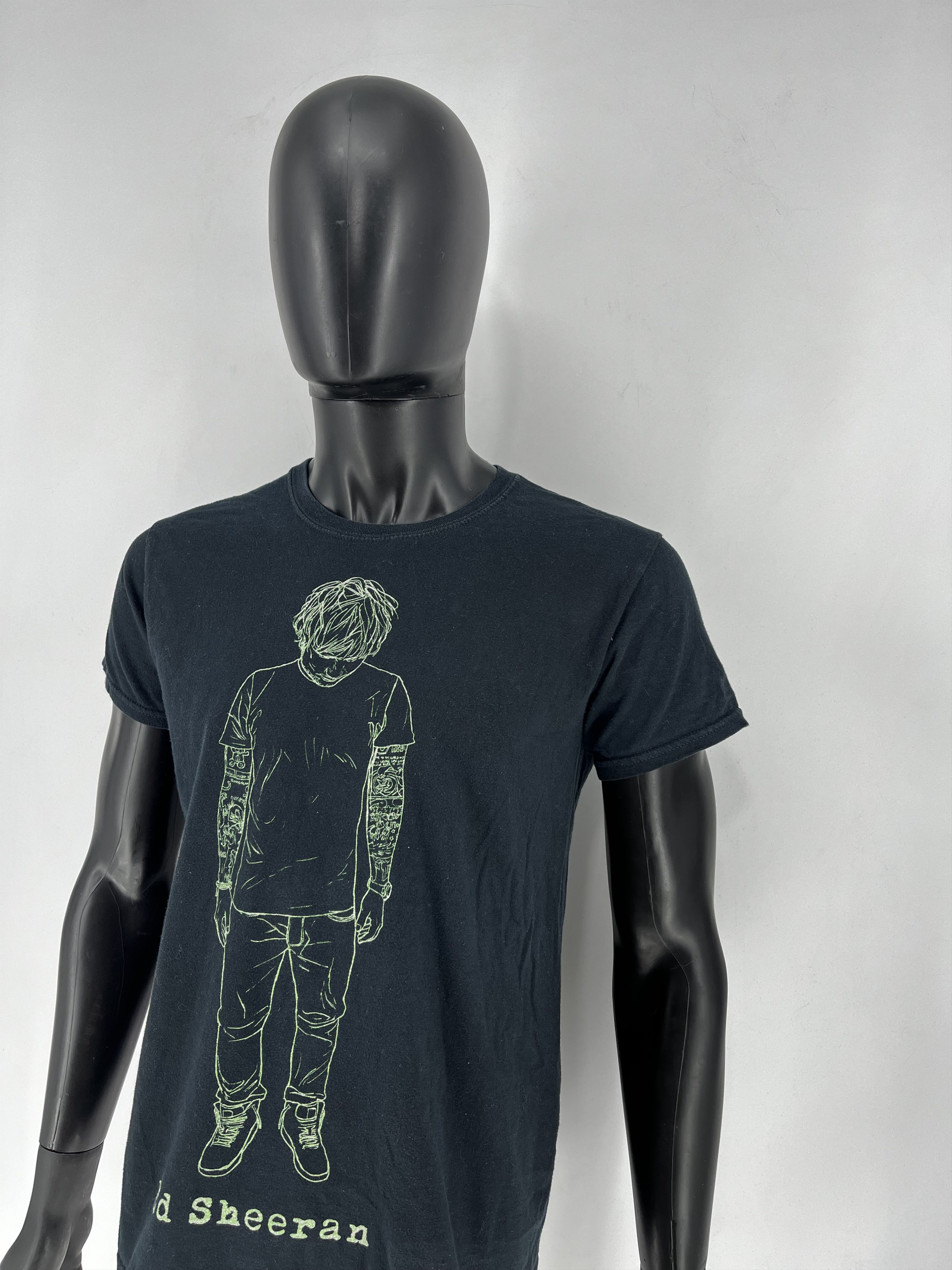 Band Tees Ed Sheeran Tour X T-Shirt Double Sided Size M Black Size US M / EU 48-50 / 2 - 4 Thumbnail