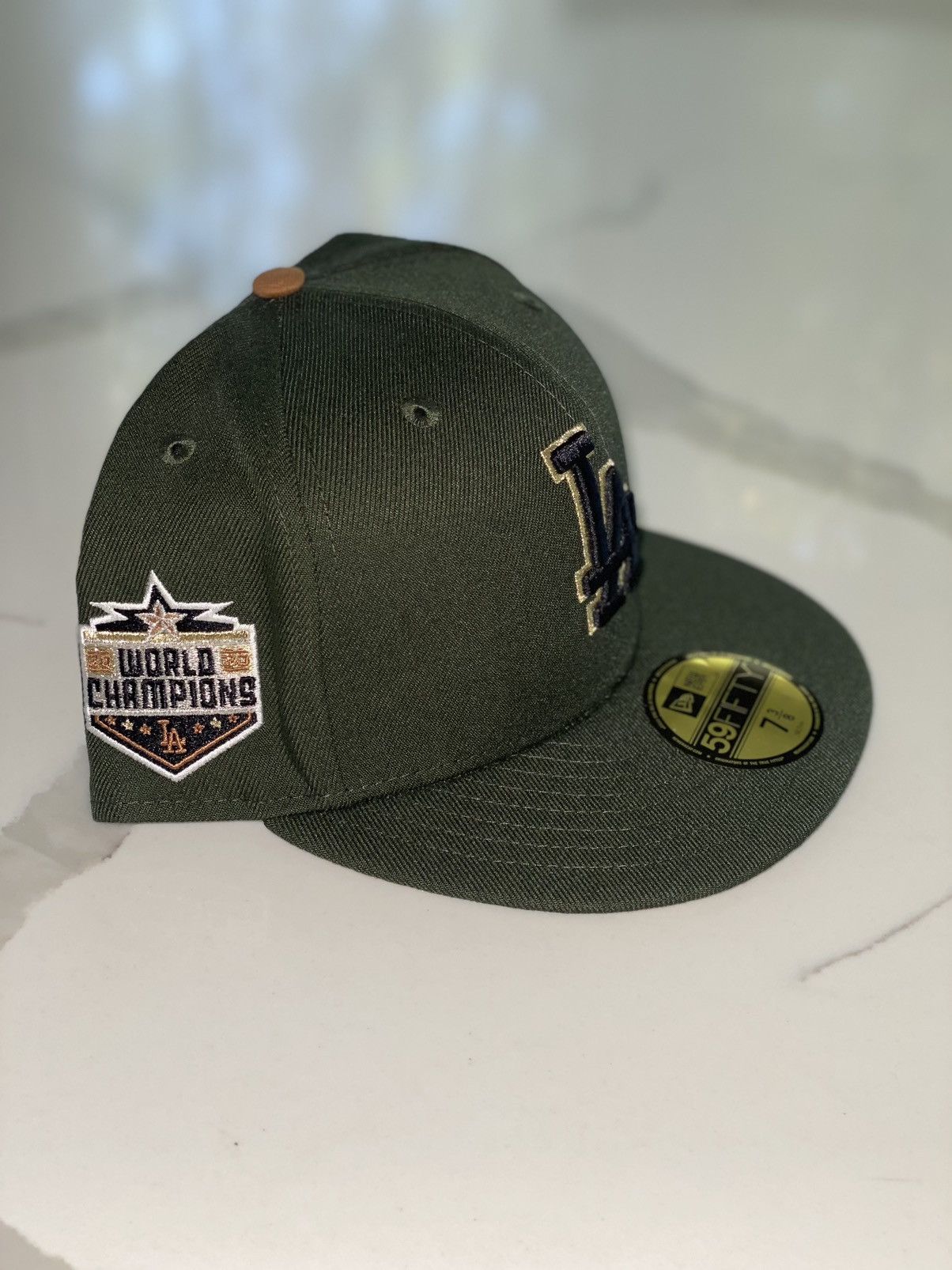 MLB Champagne Los Angeles Dodgers fitted 7 3/8 Size 38 - 2 Thumbnail