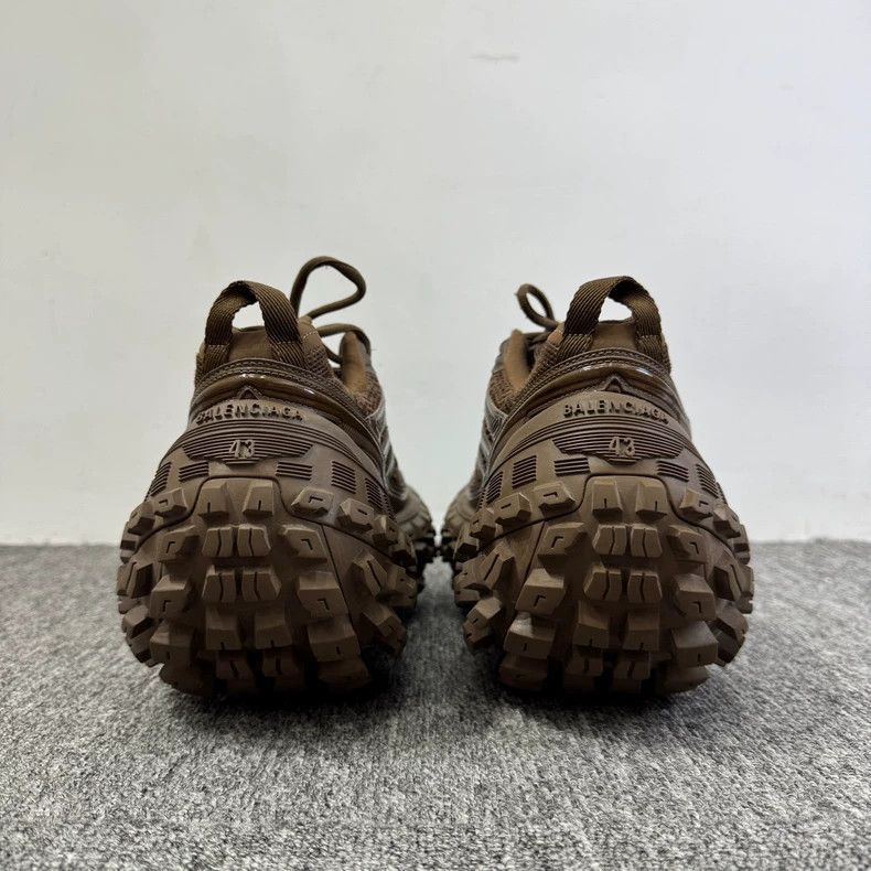 Balenciaga Balenciaga brown tire sneakers Size US 15 / EU 48 - 3 Thumbnail