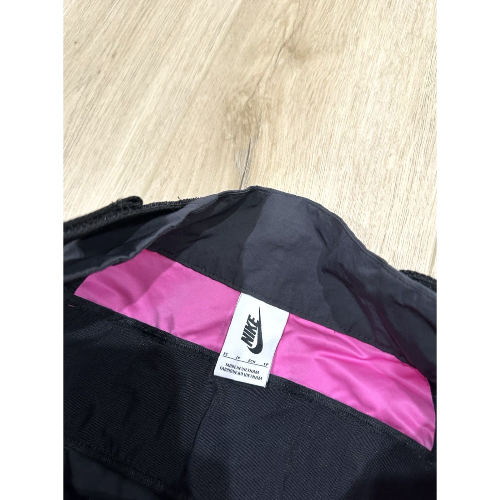 Nike Nike Wmns x Ambush Motorcycle Pants Active Fuchsia/Magic Flamingo XS Women Trousers Size 26" / US 2 / IT 38 - 6 Thumbnail