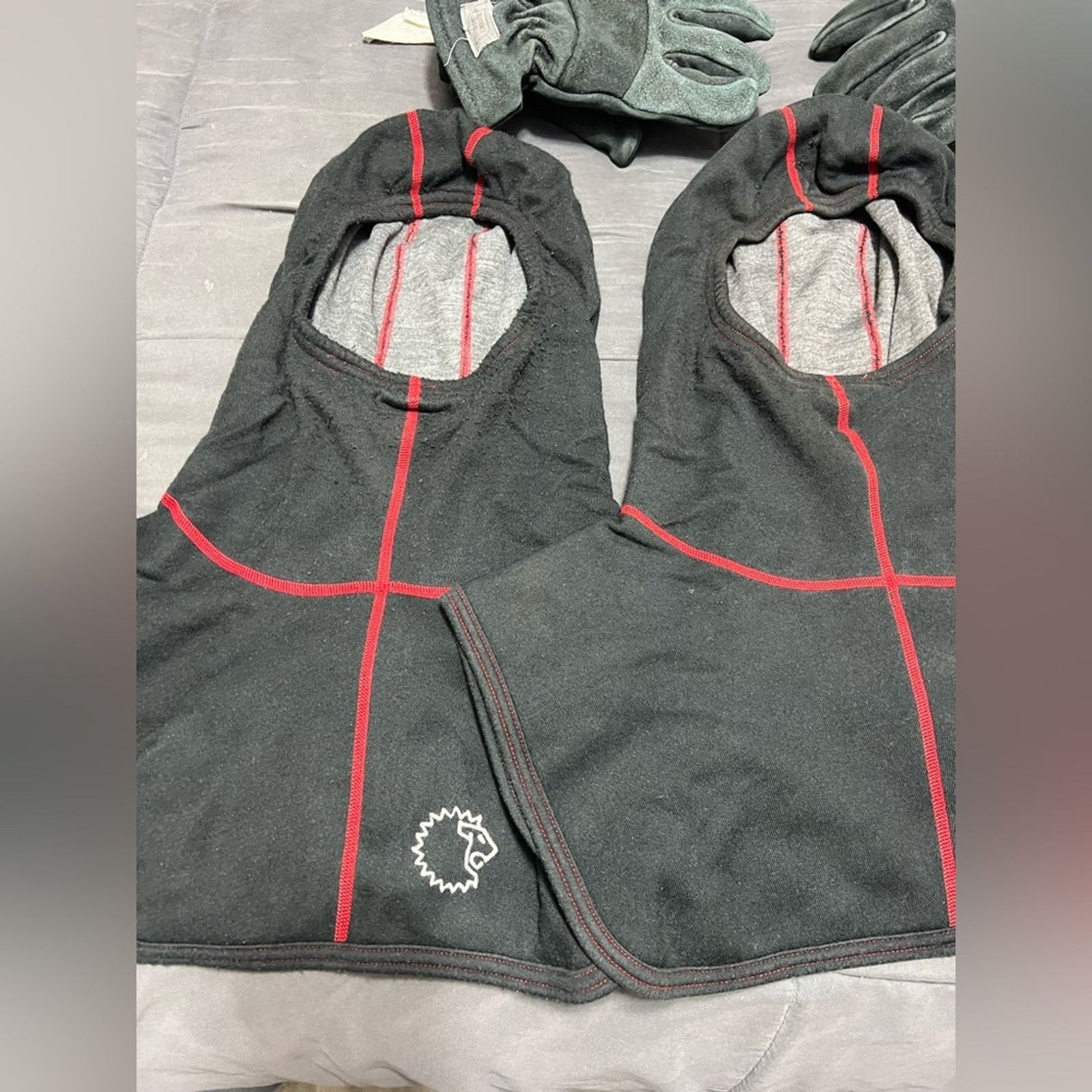Goretex LION COMMANDER Gore-Tex Gloves M&L REDZONE HOODS Fire Gear Size ONE SIZE - 4 Thumbnail