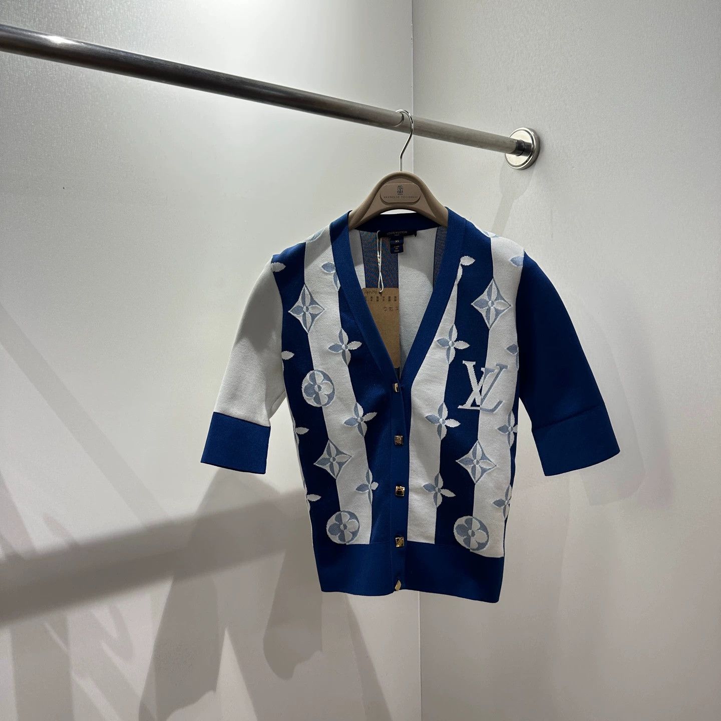 Louis Vuitton LV full logo blue/white short-sleeve knit cardigan silk xs Size XS / US 0-2 / IT 36-38 - 1 Thumbnail
