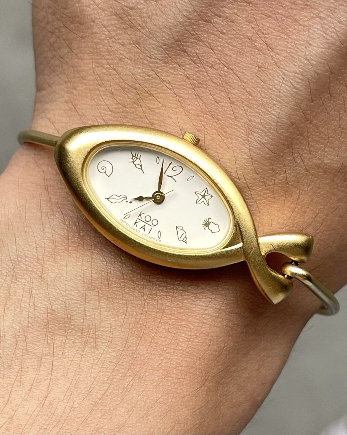 Designer × Japanese Brand × Vintage 𝐕𝐢𝐧𝐭𝐚𝐠𝐞 𝐊𝐎𝐎𝐊𝐀𝐈 𝐅𝐢𝐬𝐡-𝐬𝐡𝐚𝐩𝐞𝐝 𝐂𝐚𝐬𝐞 𝐆𝐨𝐥𝐝 𝐓𝐨𝐧𝐞 𝐁𝐫𝐚𝐜𝐞𝐥𝐞𝐭 𝐖𝐚𝐭𝐜𝐡 🎣 Size ONE SIZE - 5 Thumbnail