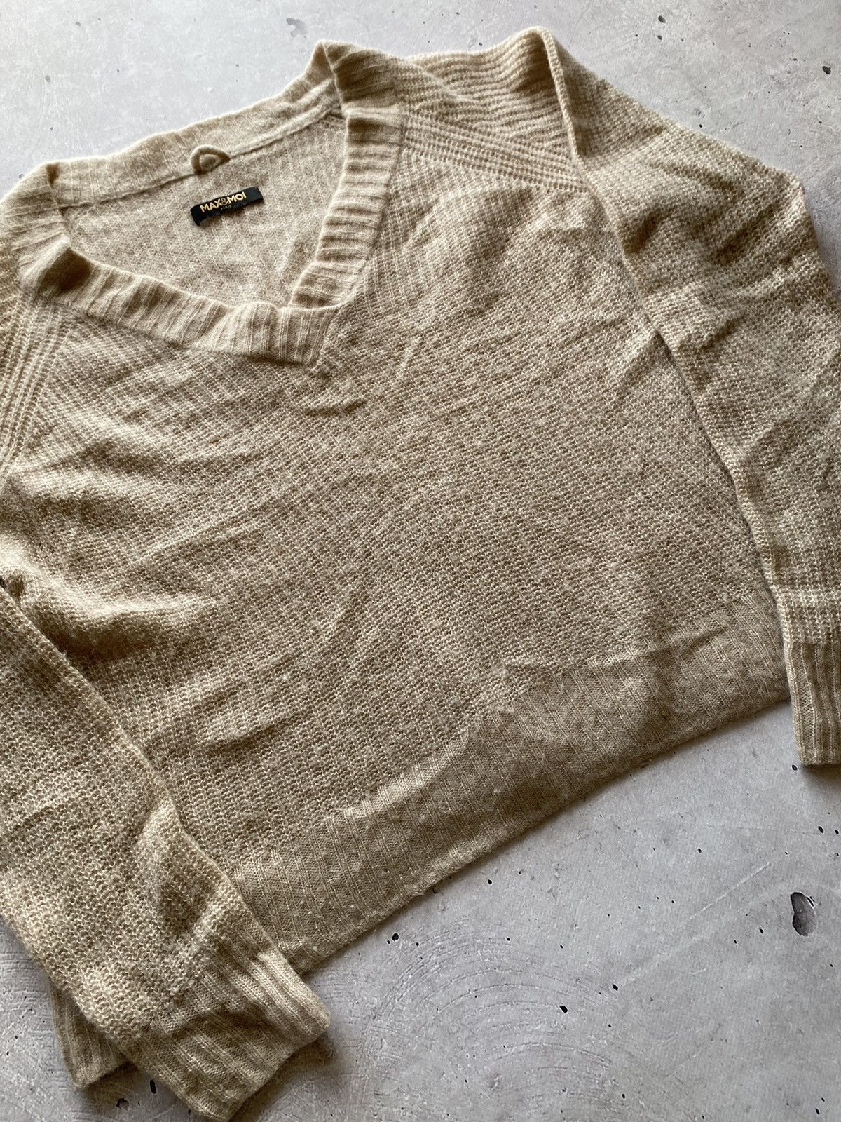 Designer Max & Moi Women's V-Neck Long Sleeves Cashemere Pullover Size M / US 6-8 / IT 42-44 - 4 Thumbnail