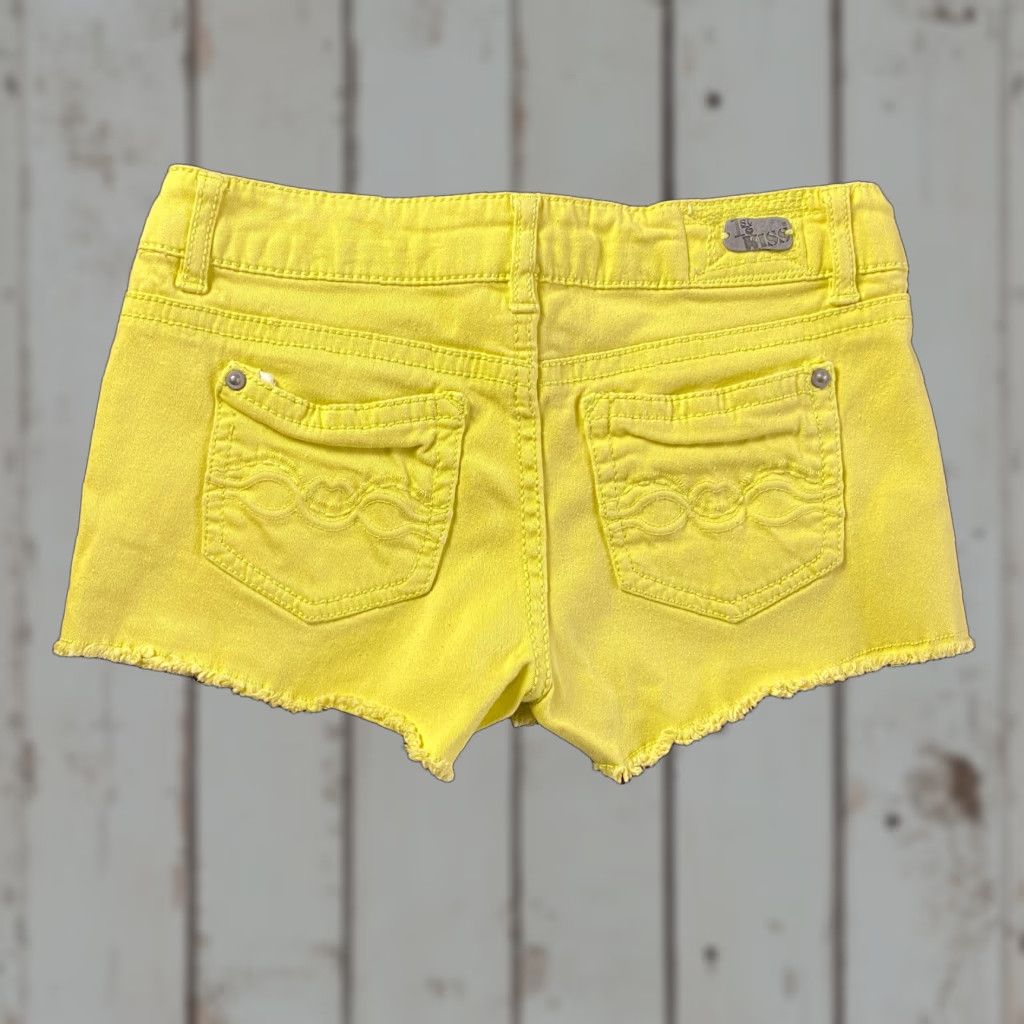 Denime VINTAGE 1st Kiss Neon Yellow Denim Shorts 25 Low Rise 2” Inseam Booty Cut-Off Hipster Women Size 42" / US 20 - 1 Thumbnail