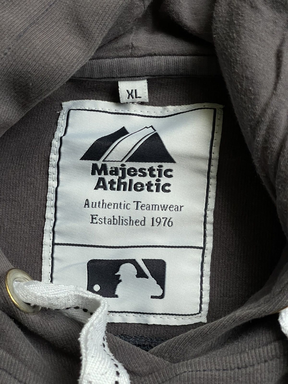 New York Yankees New York Yankees Vintage Big Logo Hoodie Size US XL / EU 56 / 4 - 4 Thumbnail