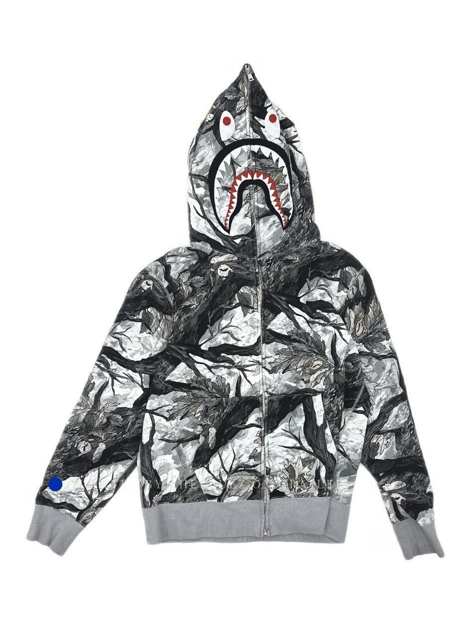 Bape Tree Edge Camo Shark Hoodie in Multi Size US L / EU 52-54 / 3 - 1 Thumbnail