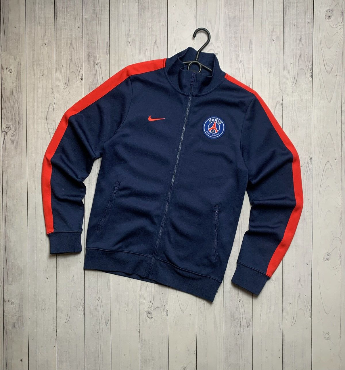 Nike PSG ジャケット 赤 Jacket Nike PSG 23/24 Team 31 Courtside SE - Claret | R-GOL