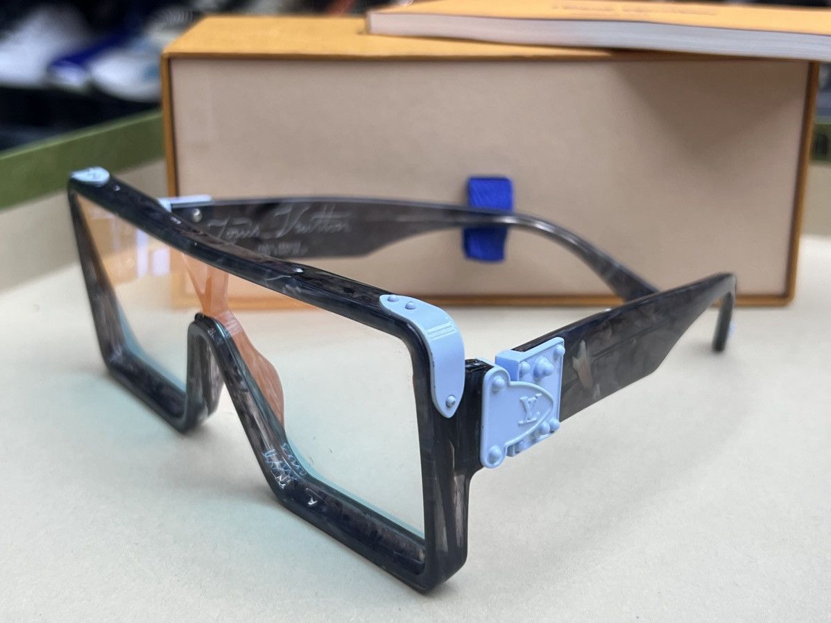 Louis Vuitton Louis Vuitton Dayton Sunglasses Size ONE SIZE - 3 Thumbnail