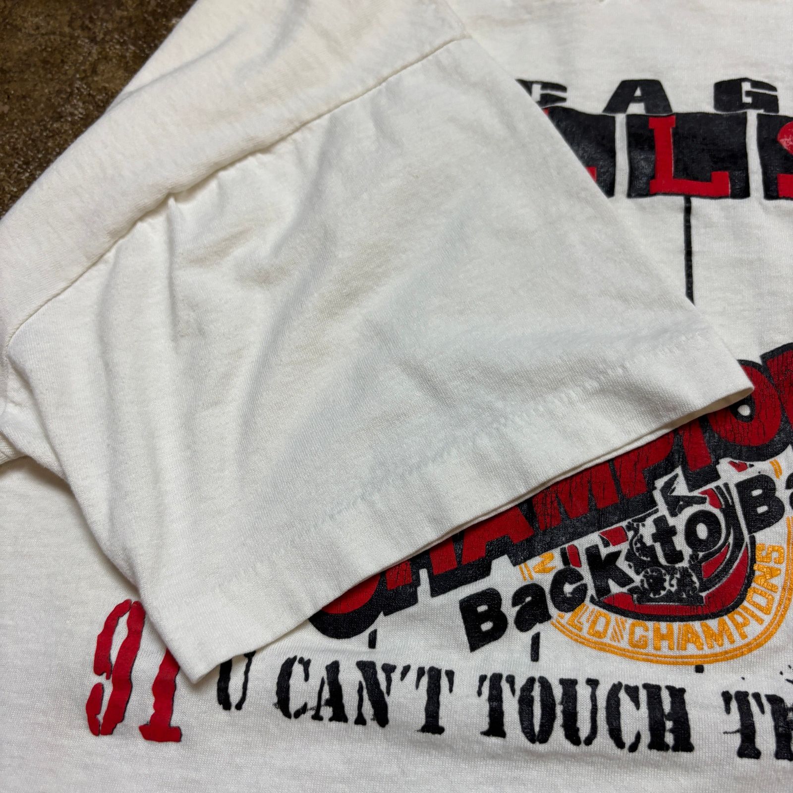 NBA × Vintage VTG 90s Chicago Bulls Back to Back World Champions Shirt XL Size US XL / EU 56 / 4 - 8 Thumbnail