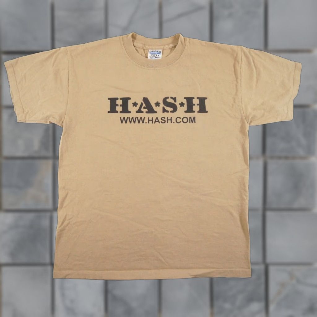 VINTAGE Gildan Hash Shirt Mens Large Beige Short Sleeve Crewneck Graphic Tee Y2K