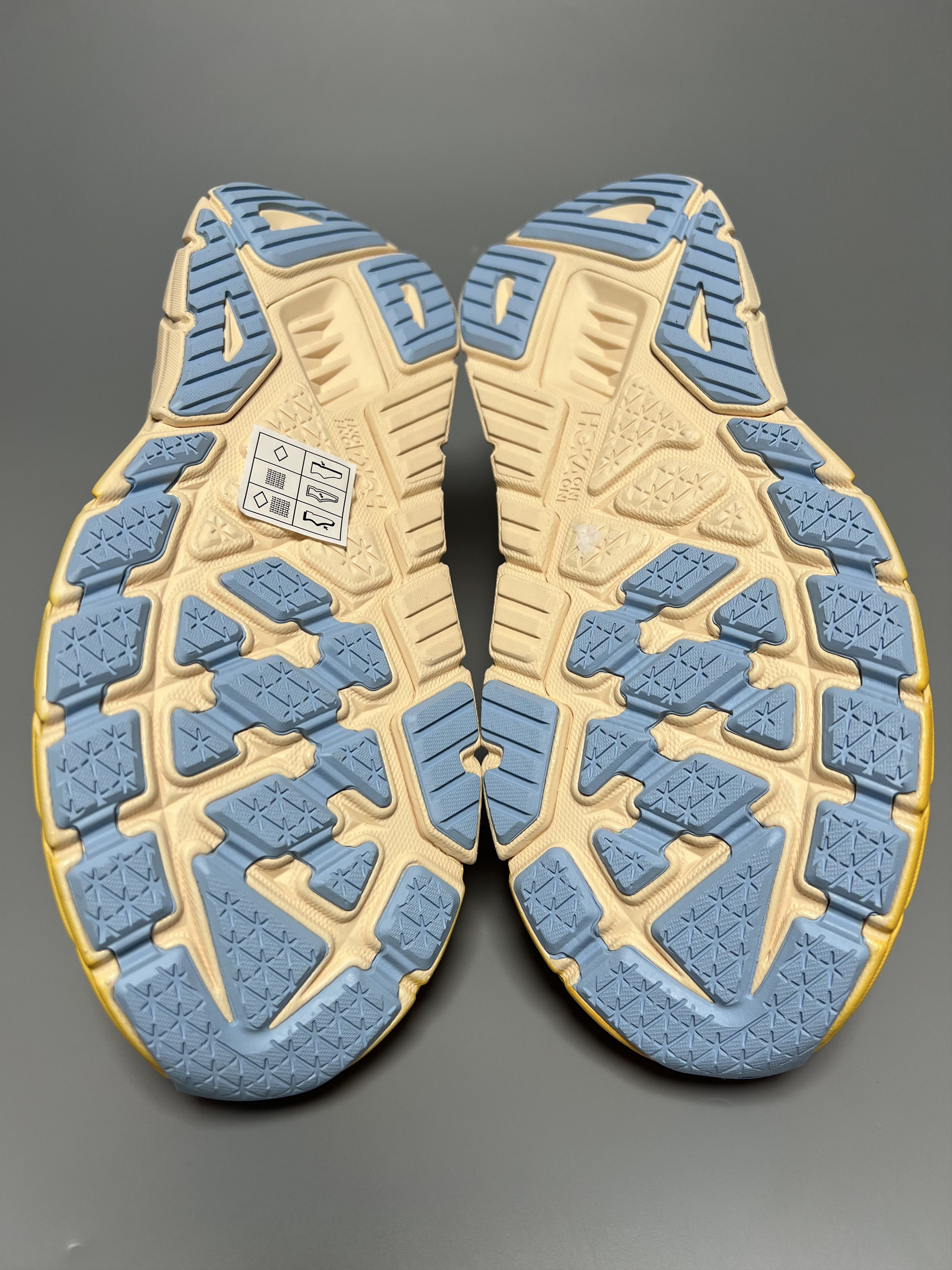 Hoka 9D Hoka One One Arahi 6 Running Shoes Walking Gym Size US 9 / EU 42 - 14 Thumbnail