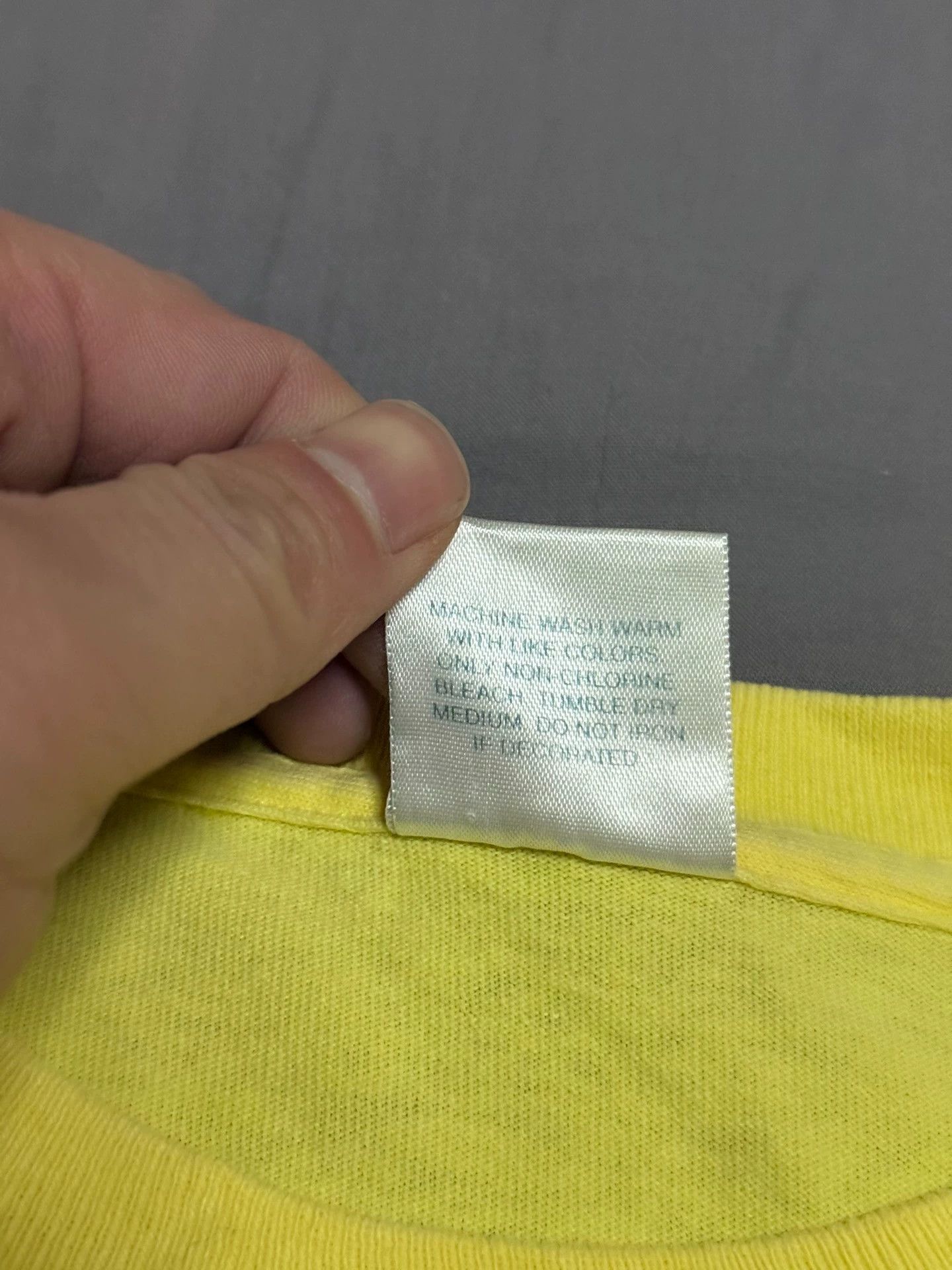 Supreme Supreme Vintage 2001 Yellow on Yellow Box Logo Tee L Size US L / EU 52-54 / 3 - 4 Thumbnail