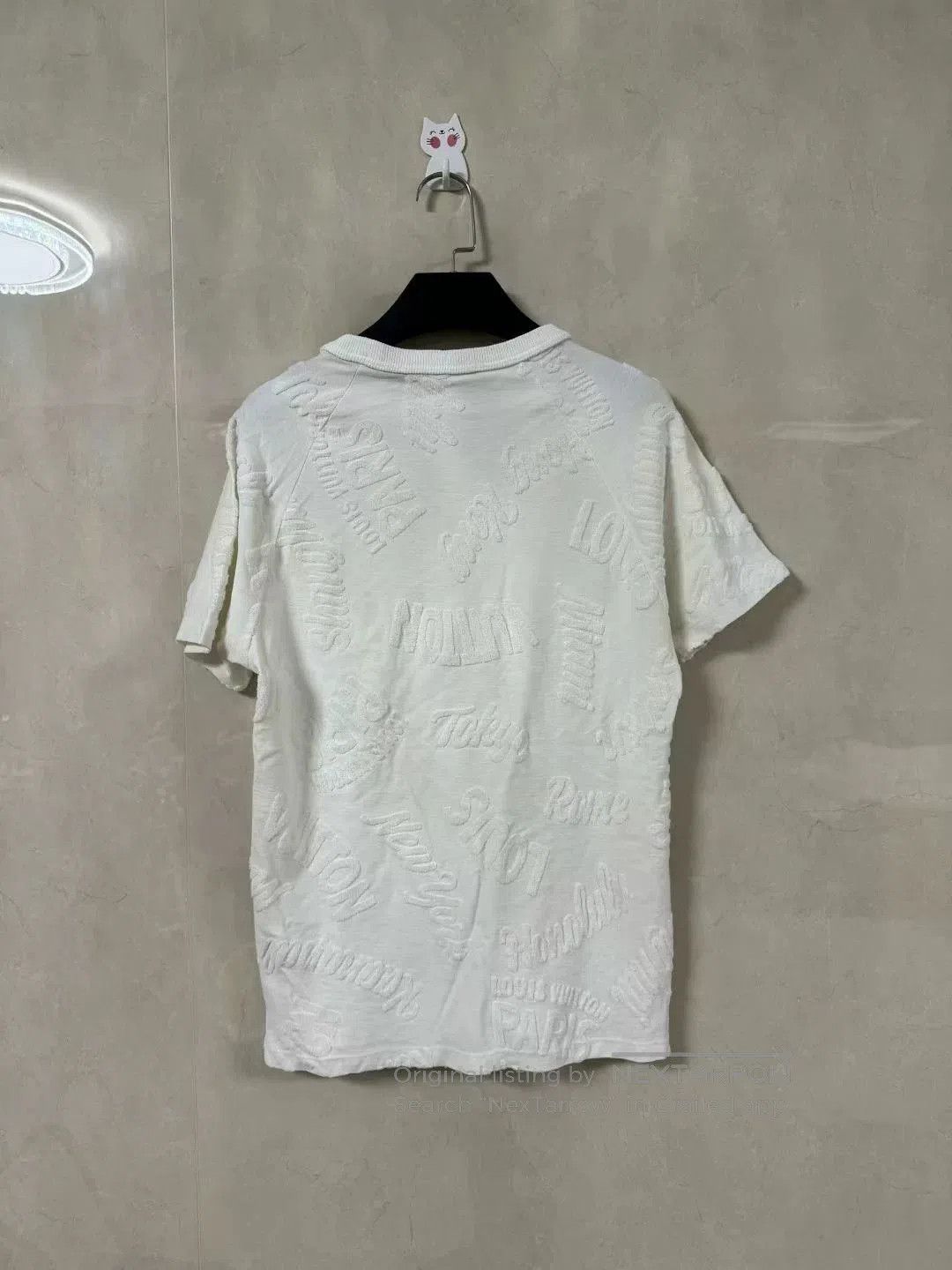 Louis Vuitton Louis Vuitton White Bullet Screen Towel Short Sleeve. Size US XS / EU 42 / 0 - 2 Thumbnail
