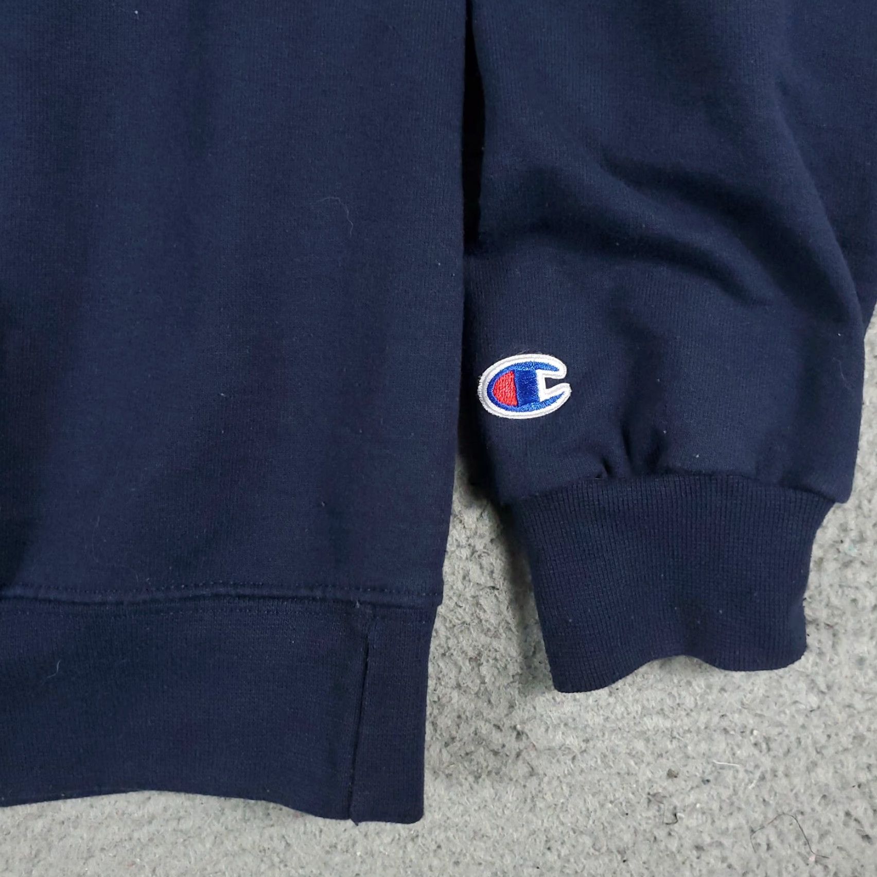Champion VINTAGE Champion Hoodie Mens Medium Pullover Sweatshirt Casual Navy Blue Fleece Logo Zipper 90s Size US M / EU 48-50 / 2 - 5 Thumbnail