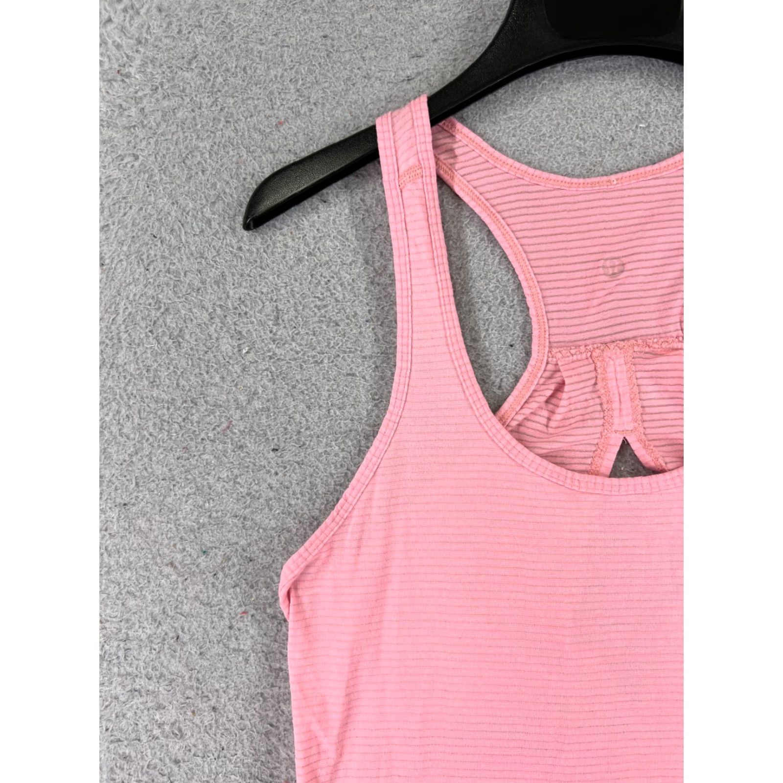 Lululemon Lululemon Shirt Women 6 Pink Stripe Racerback Keyhole Back Tank Sleeveless Fitness Gym Workout Vintage: No Size M / US 6-8 / IT 42-44 - 3 Thumbnail