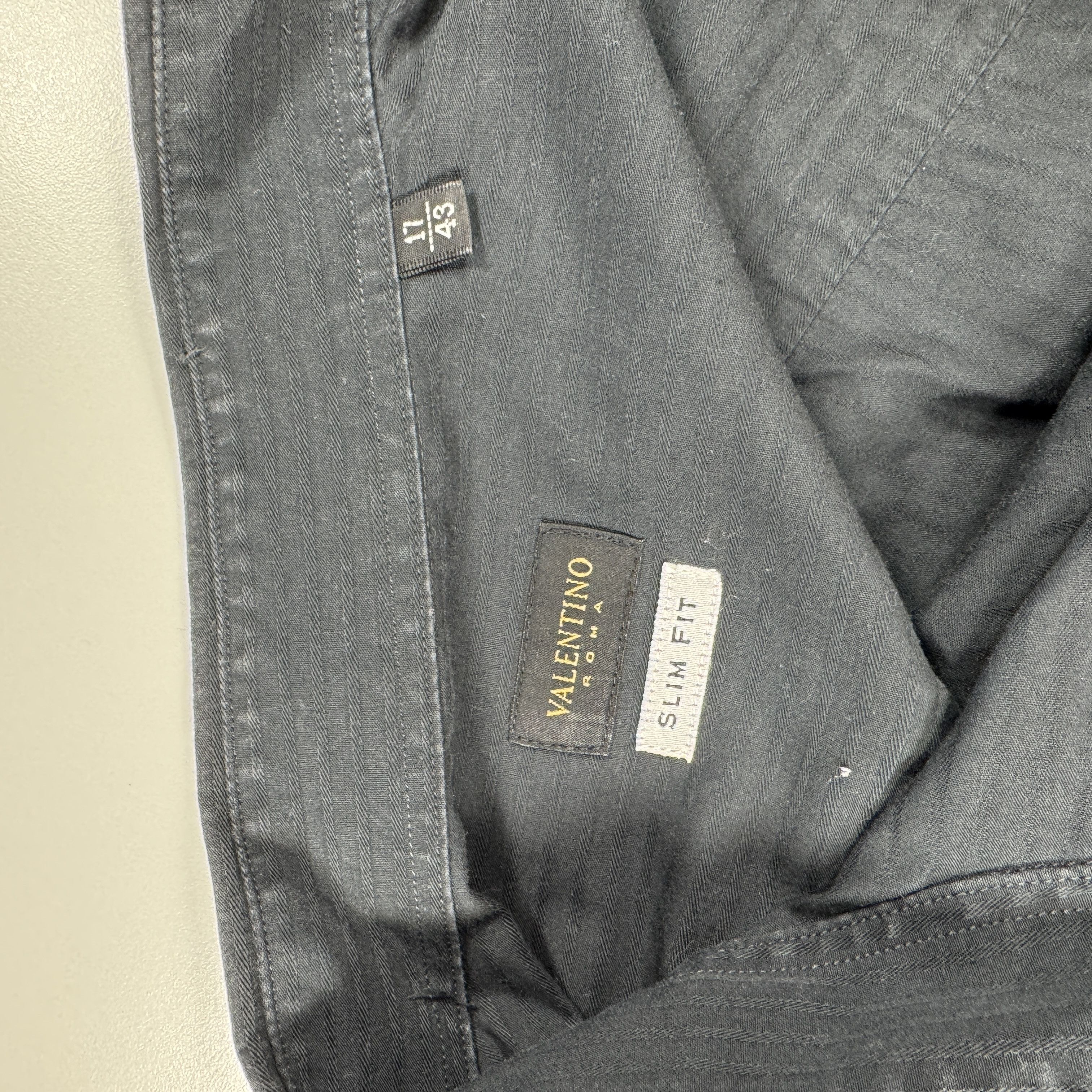 Valentino Valentino Roma Slim Fit Shirt Size US L / EU 52-54 / 3 - 3 Thumbnail