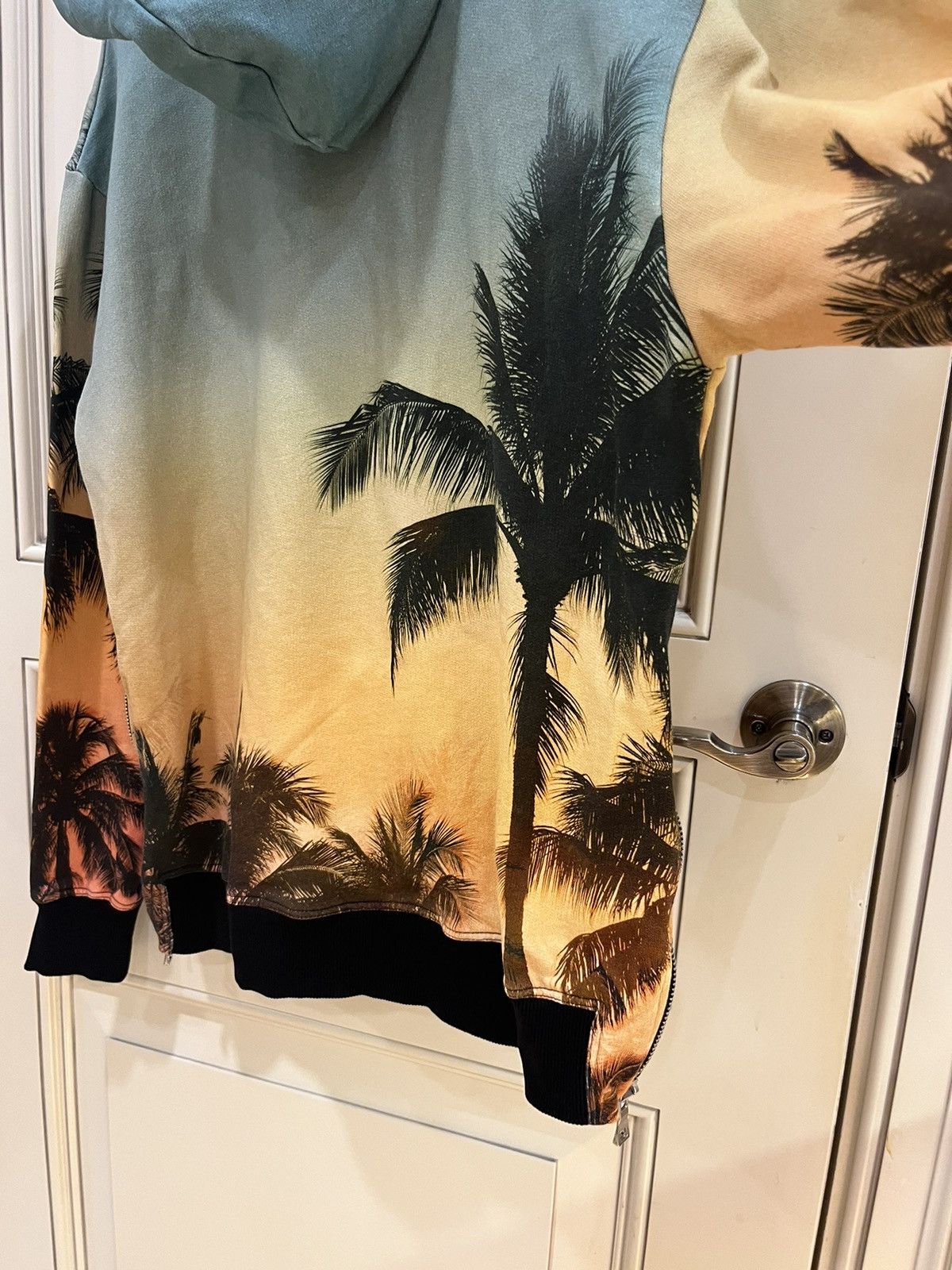 Balmain palm tree sunset print hoodie Sweater size m Size US M / EU 48-50 / 2 - 3 Thumbnail