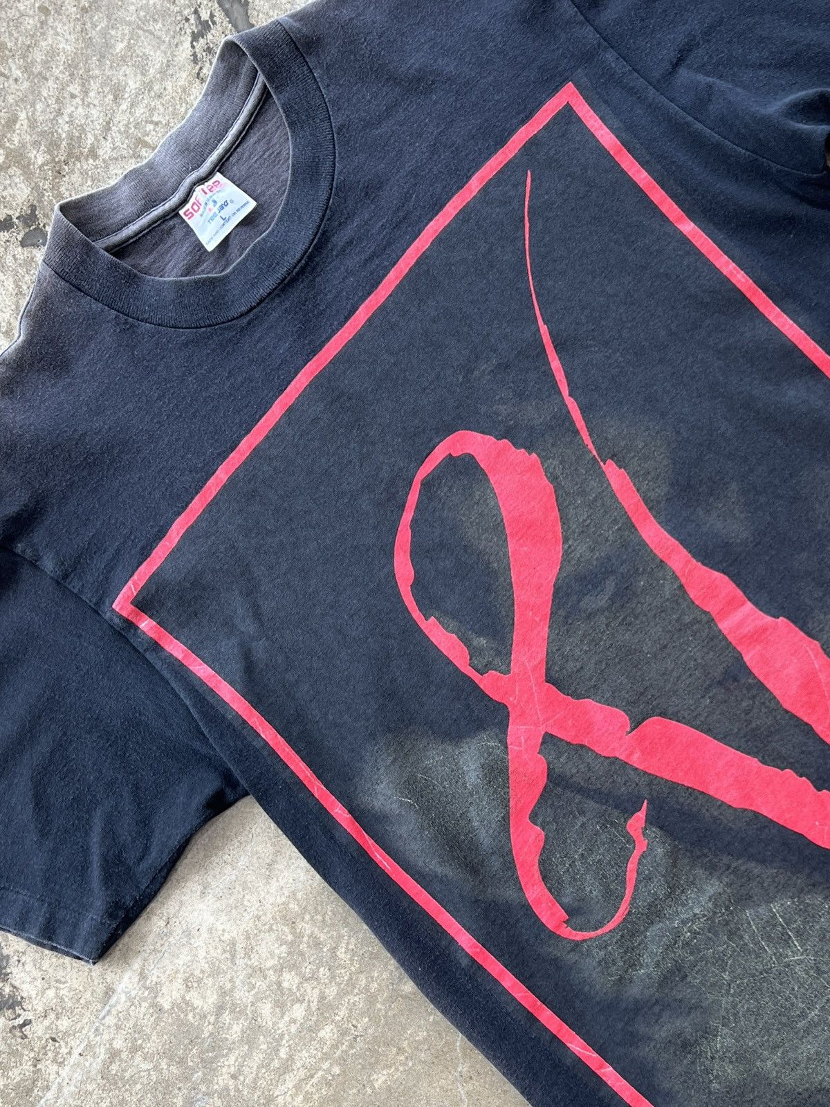 Vintage Vintage 1994 Interview With a Vampire Tom Cruise Tee Large Size US XL / EU 56 / 4 - 1 Thumbnail