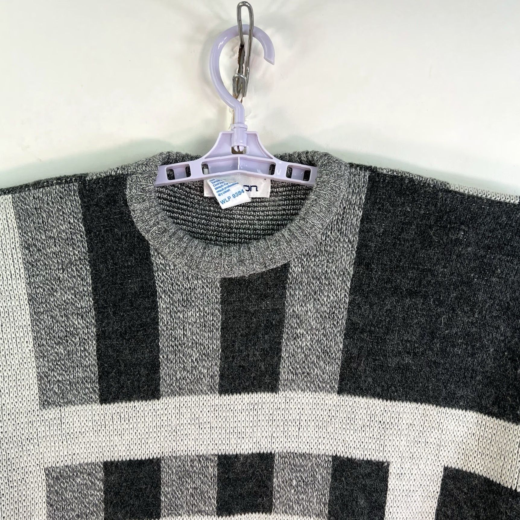 Vintage VINTAGE DAMON Geometric Wool Blend Sweater Men’s XL Gray Italy Crew Neck Pullover Winter Classic 80s Mens Size US XL / EU 56 / 4 - 3 Thumbnail