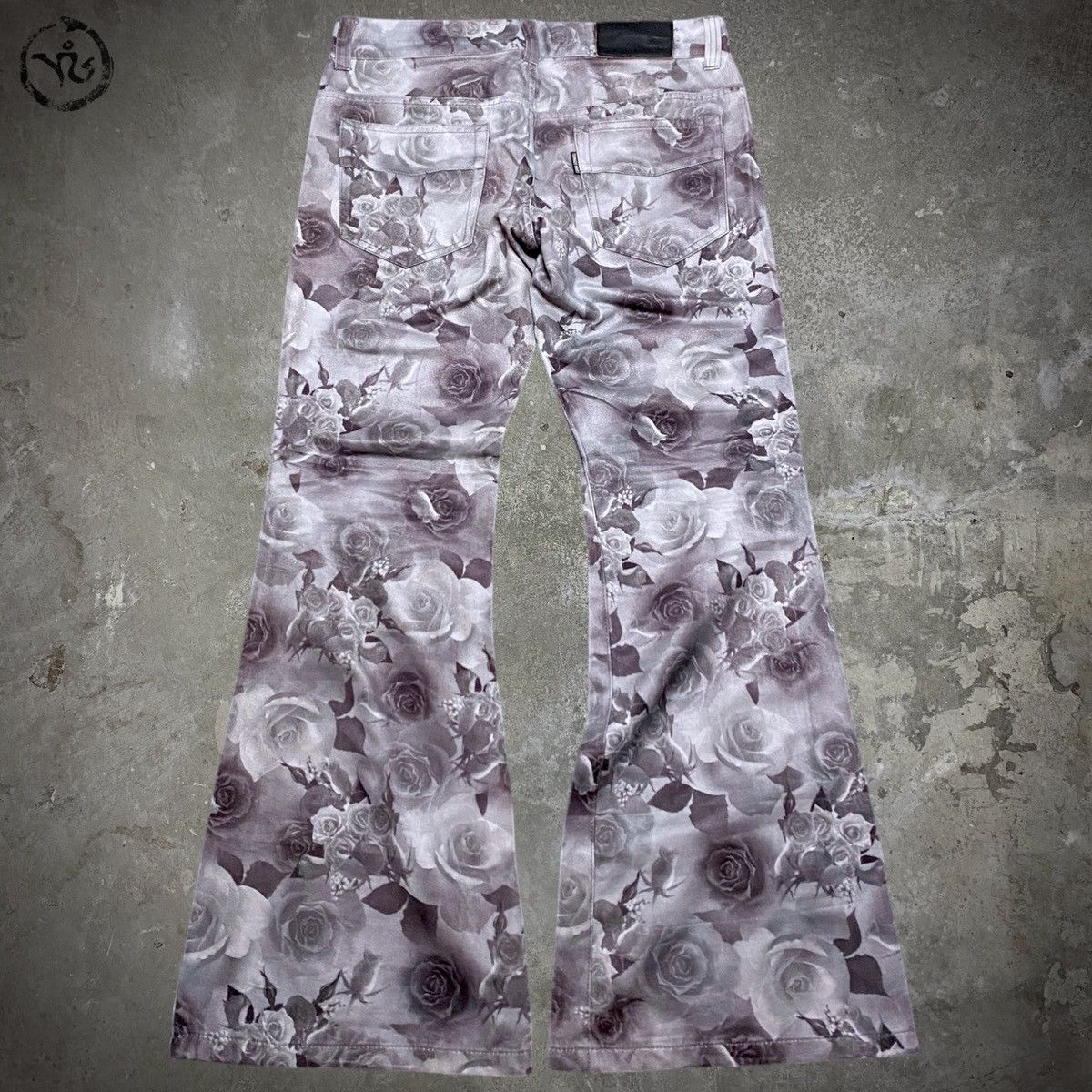 Tornado Mart Tornado Mart “Bed of Roses” Flared Pants Size US 33 - 6 Thumbnail
