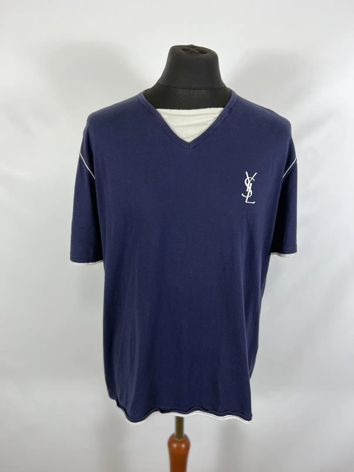 Vintage Yves Saint Laurent small logo T-shirt