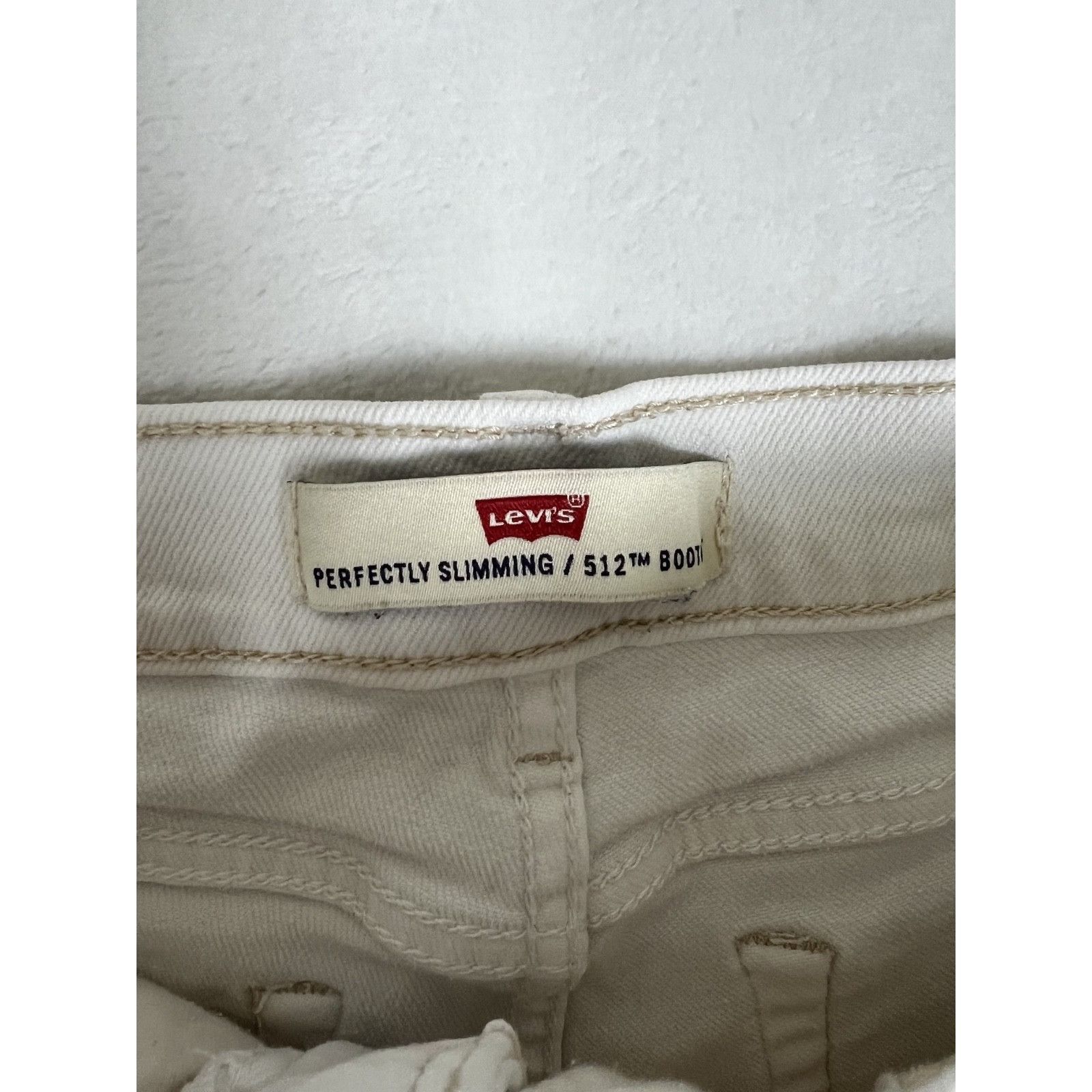 Levi's Vintage Levi's Perfectly Slimming 512 Bootcut White Denim Je Size 30" / US 8 / IT 44 - 4 Thumbnail