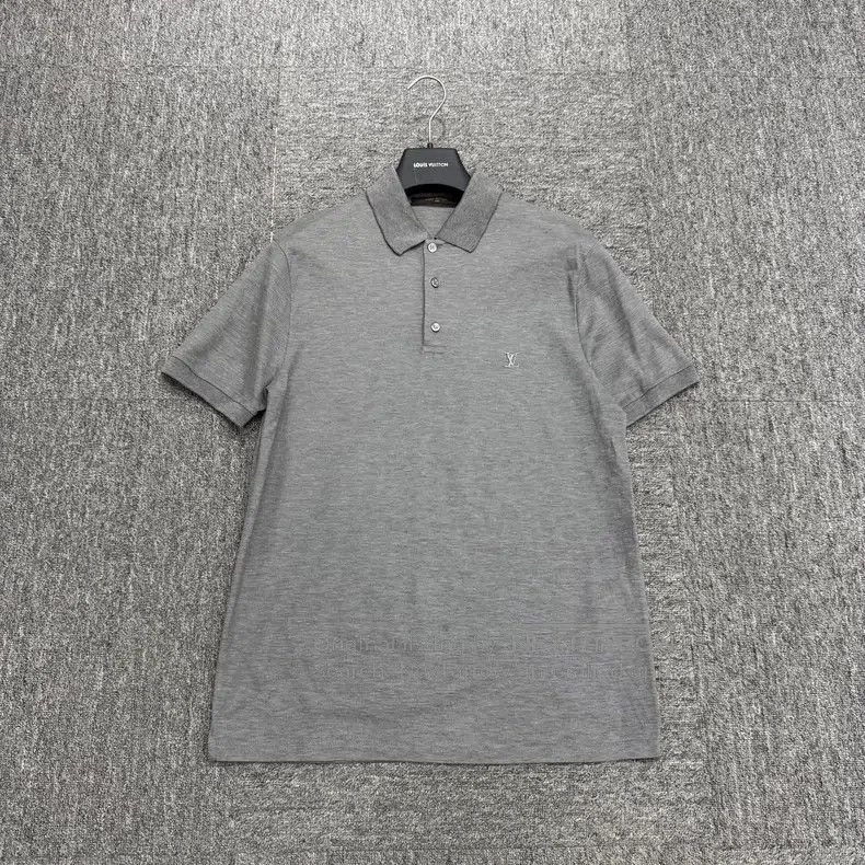 Louis Vuitton Louis Vuitton Embroidered monogram polo shirt Size US S / EU 44-46 / 1 - 1 Thumbnail