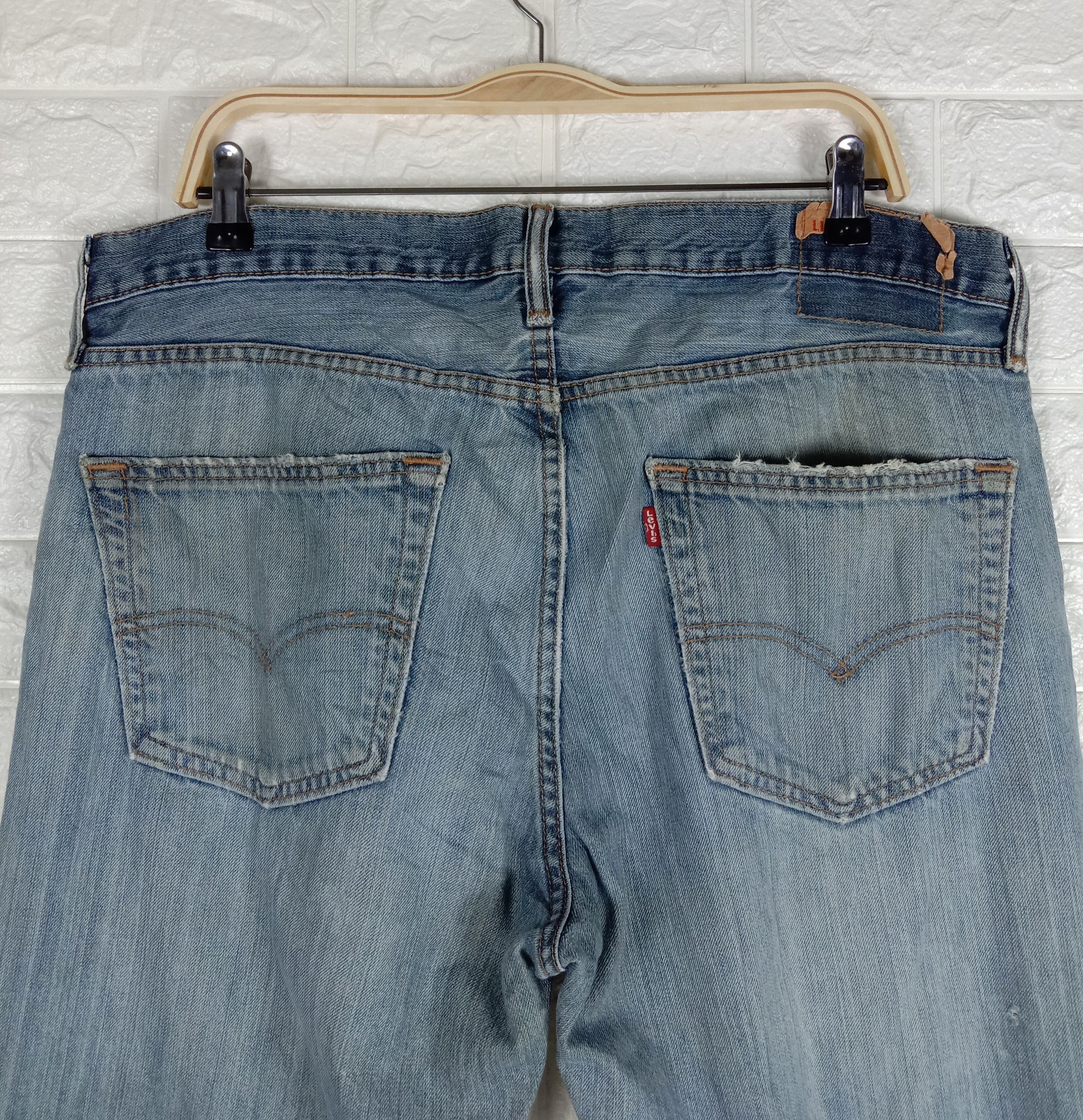 Levi's Vintage Levi’s 559 Jeans Faded Blue Distressed Denim Size US 37 - 8 Thumbnail