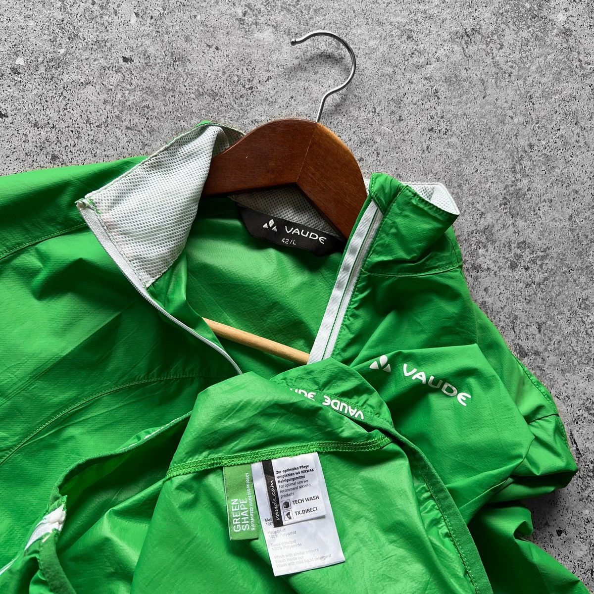 Designer Vaude Cycling Running Womens Full Zip Green Air Jacket II Size L / US 10 / IT 46 - 5 Thumbnail