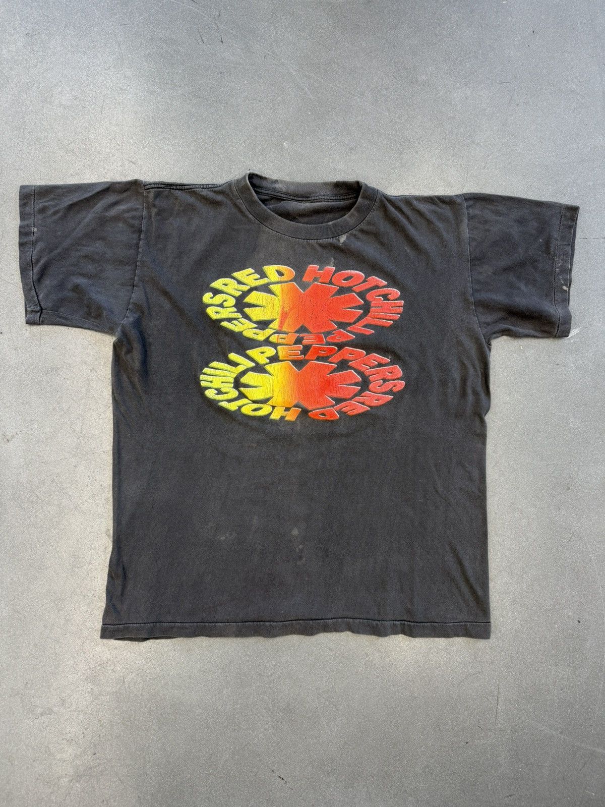 Other ‘90s Vintage Red Hot Chilli Peppers Faded Logo Tee Size US L / EU 52-54 / 3 - 1 Thumbnail