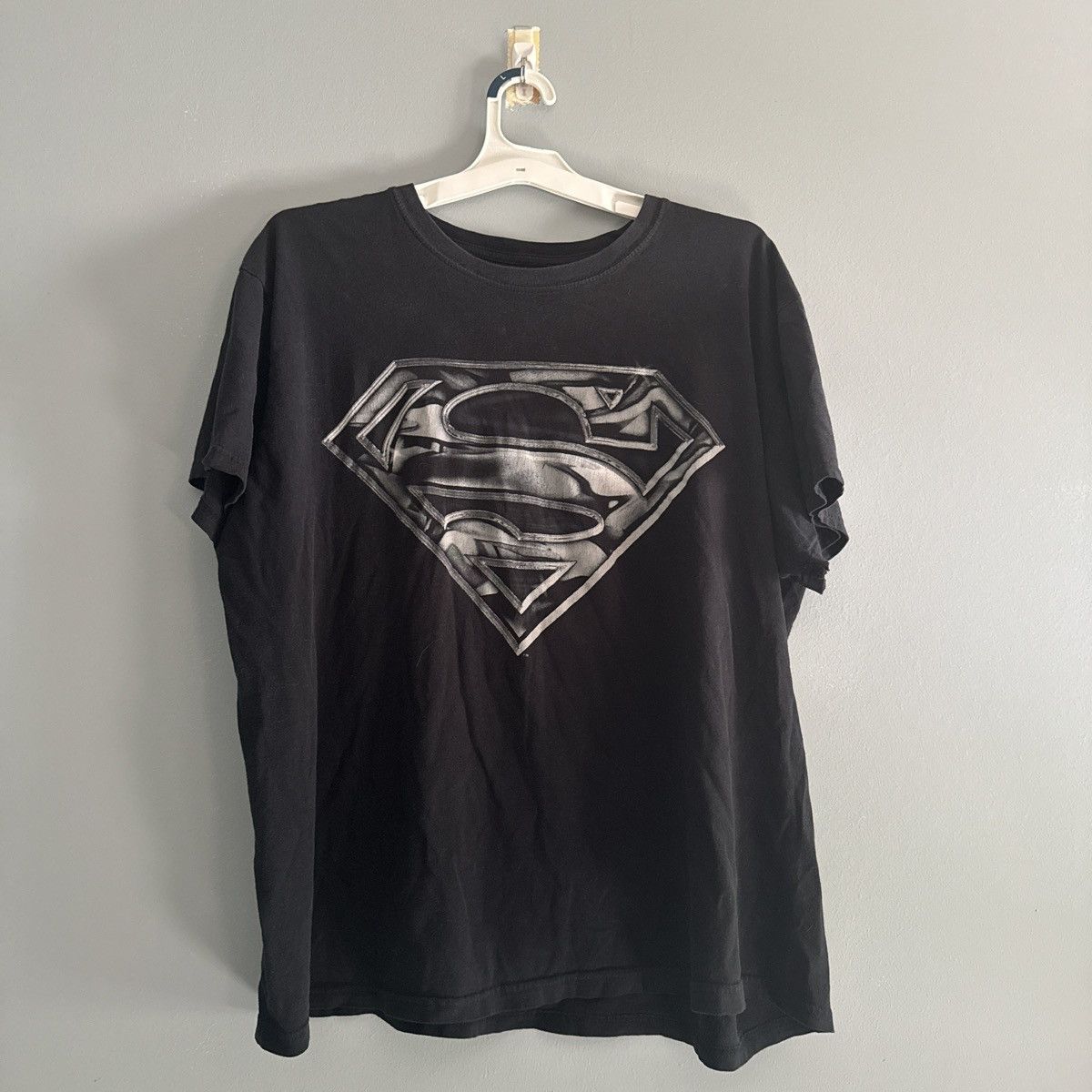 DC Comics × Vintage 2010s(?) Baggy Chrome Superman Logo Shirt Size US XXL / EU 58 / 5 - 1 Preview