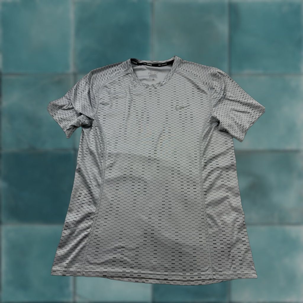 Nike Nike Shirt Mens M Gray Pullover Short Sleeve Running Run Top Size US M / EU 48-50 / 2 - 1 Thumbnail