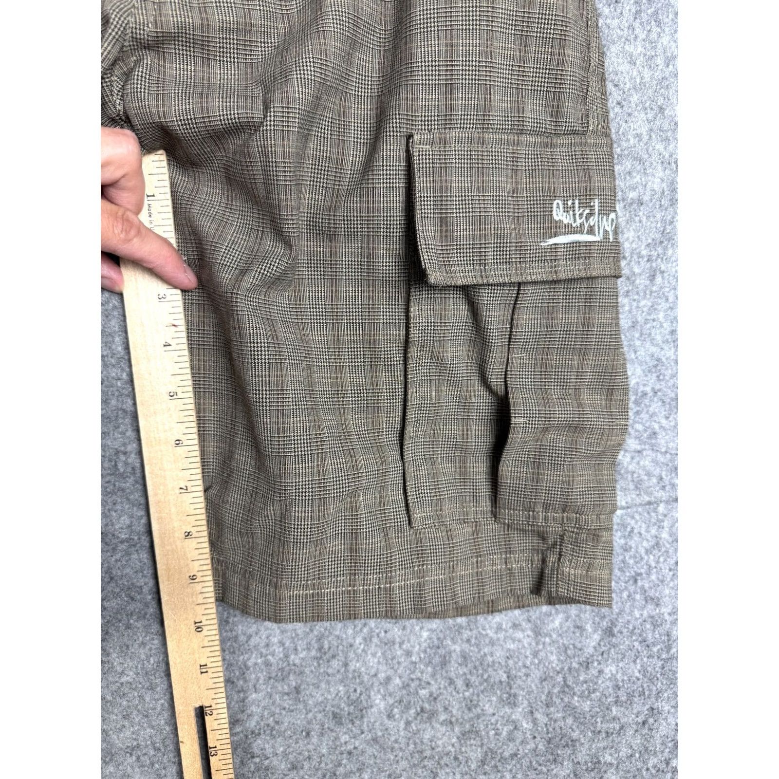 Quiksilver Quiksilver Cargo Shorts Men's 30 Beige Plaid Embroidered Poly Blend Y2K Poly Blend Cargo Shorts 30" Beige Mens Size US 30 / EU 46 - 6 Thumbnail