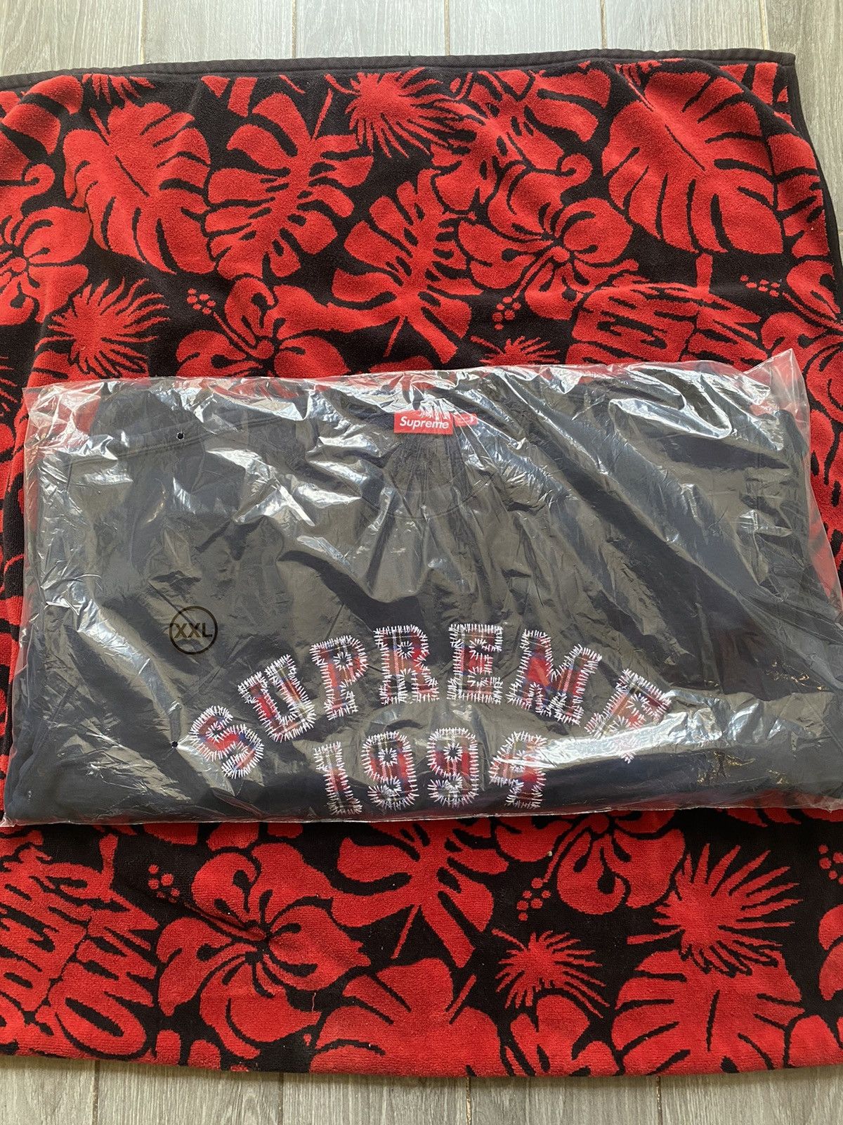 Supreme Supreme Plaid Arc Crewneck Navy XXL Size US XXL / EU 58 / 5 - 5 Thumbnail