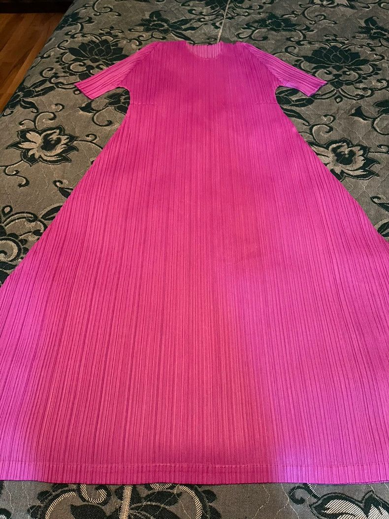 Issey Miyake Issey Miyake Rose red dress Size M / US 6-8 / IT 42-44 - 1 Thumbnail
