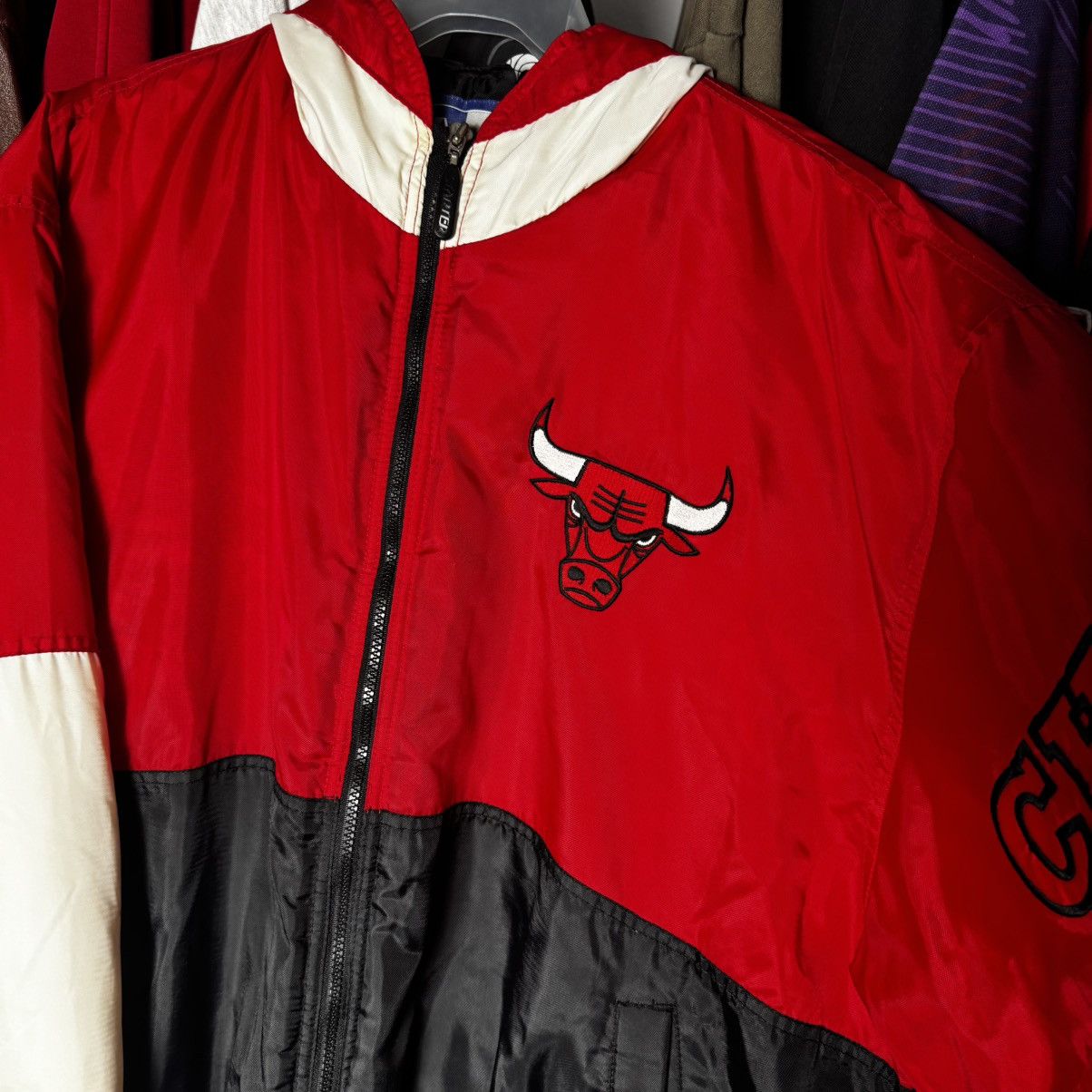 Starter Chicago Bulls NBA Starter vintage 90s basketball jacket. Size US L / EU 52-54 / 3 - 5 Thumbnail