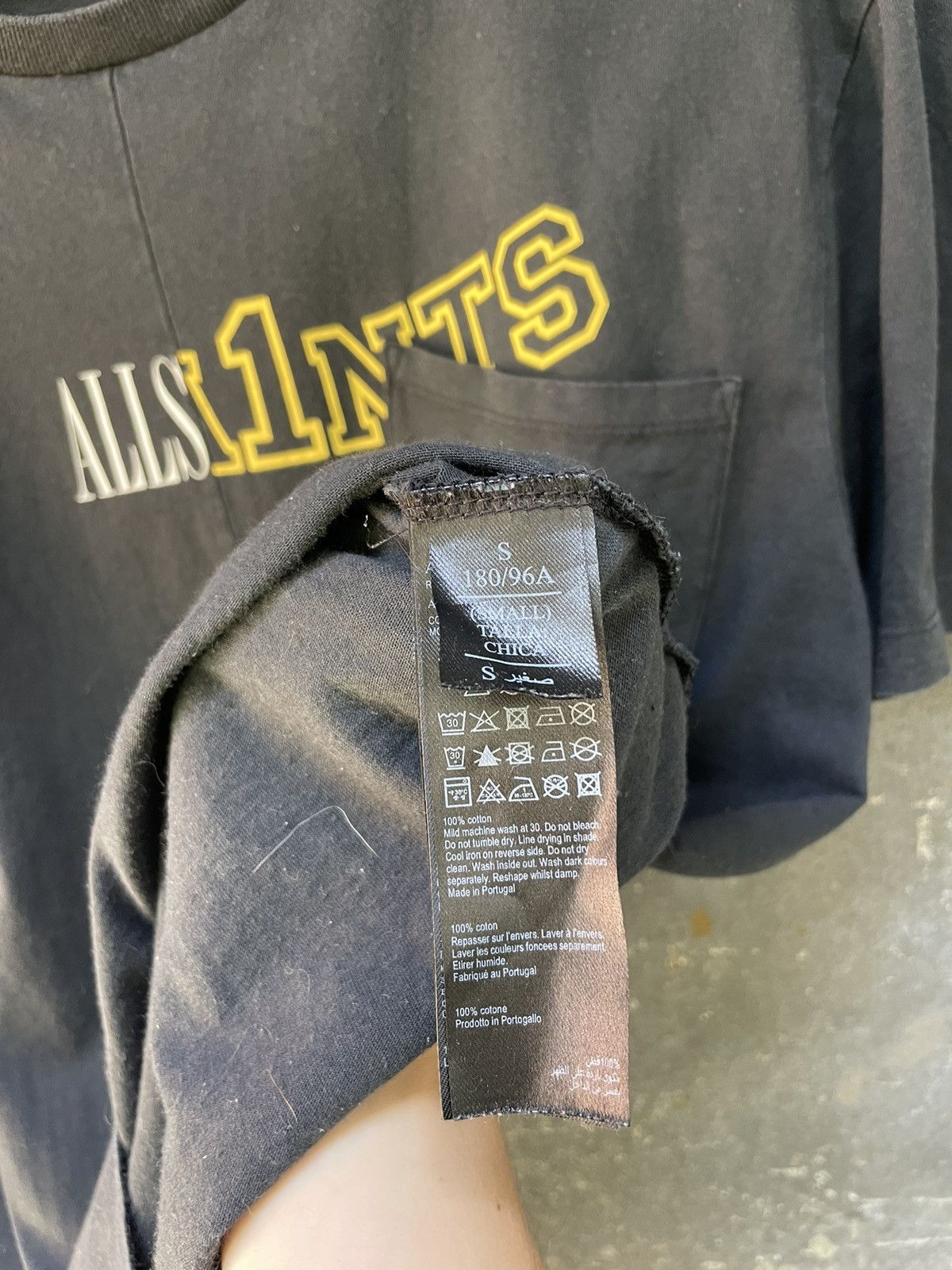 Allsaints Allsaints T-Shirt Faded College Patch Crew Size US S / EU 44-46 / 1 - 6 Thumbnail