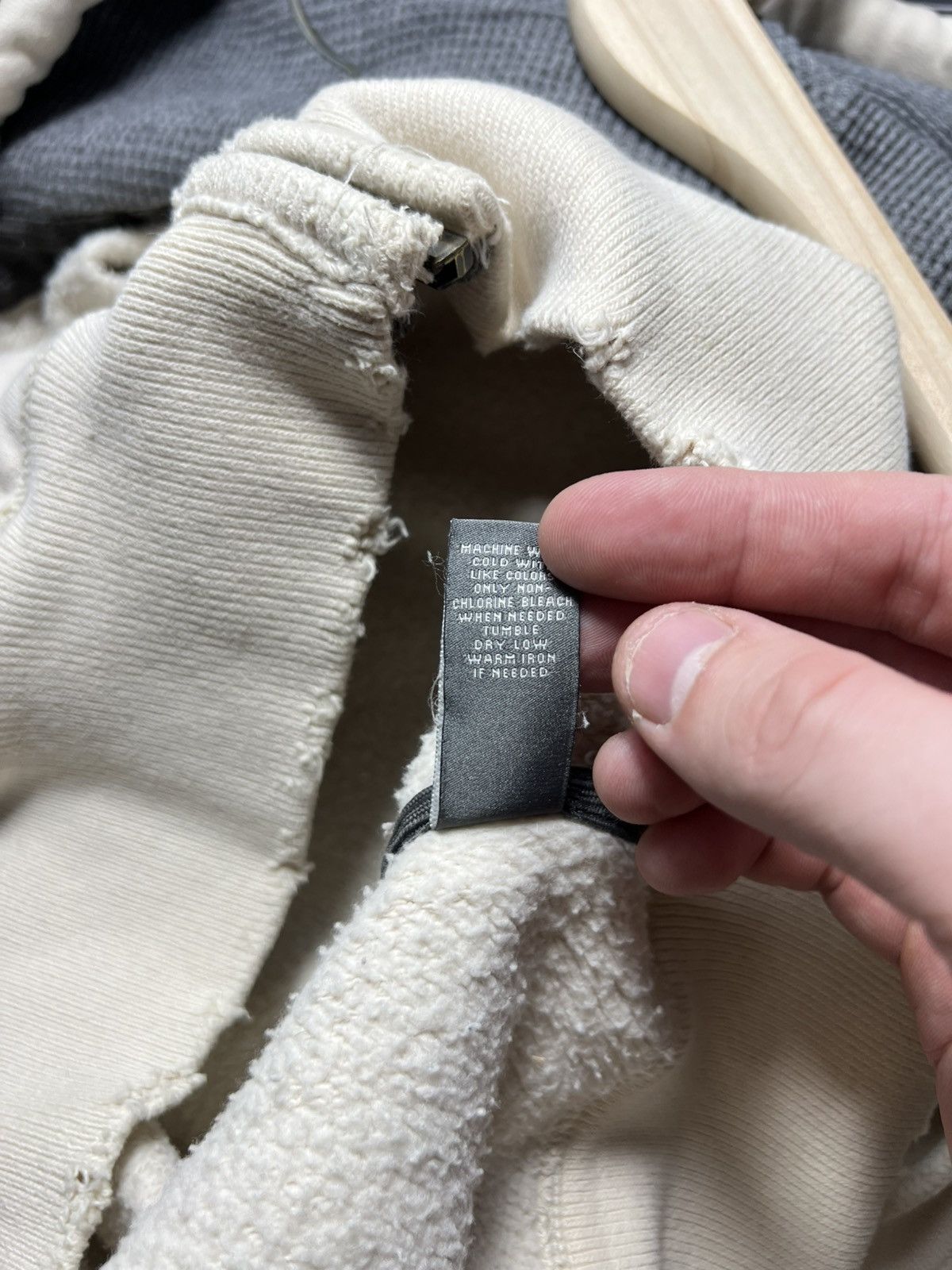 Abercrombie & Fitch Y2K Abercrombie & Fitch Distressed Vintage Hoodie Zip Up Size US XL / EU 56 / 4 - 15 Thumbnail