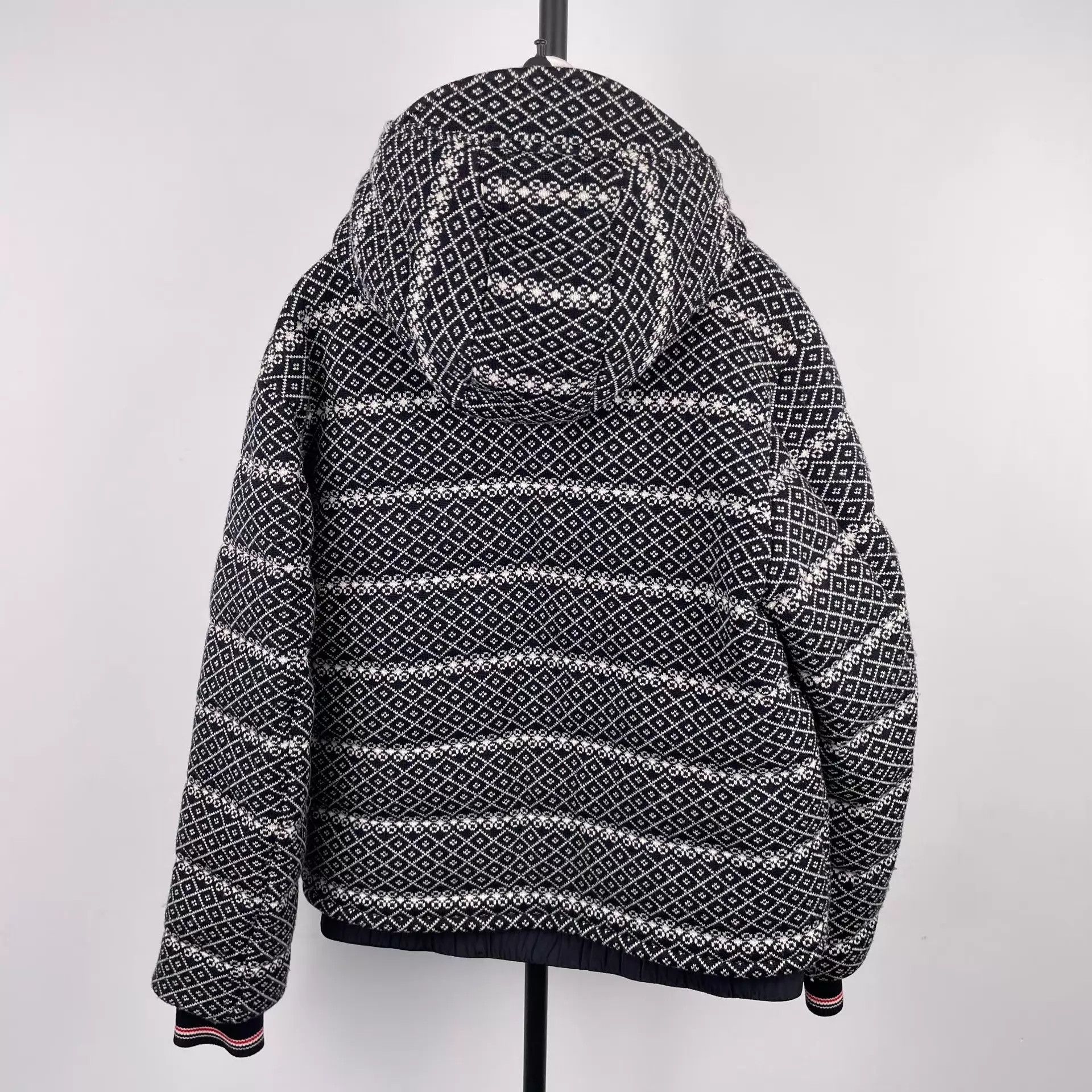 Thom Browne tb gray puffer jacket size 3 Size L / US 10 / IT 46 - 2 Thumbnail