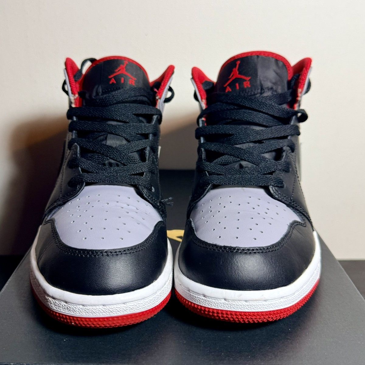 Nike Jordan 1 Mid GS (BIG KIDS) Size US 6.5 / EU 39-40 - 2 Thumbnail
